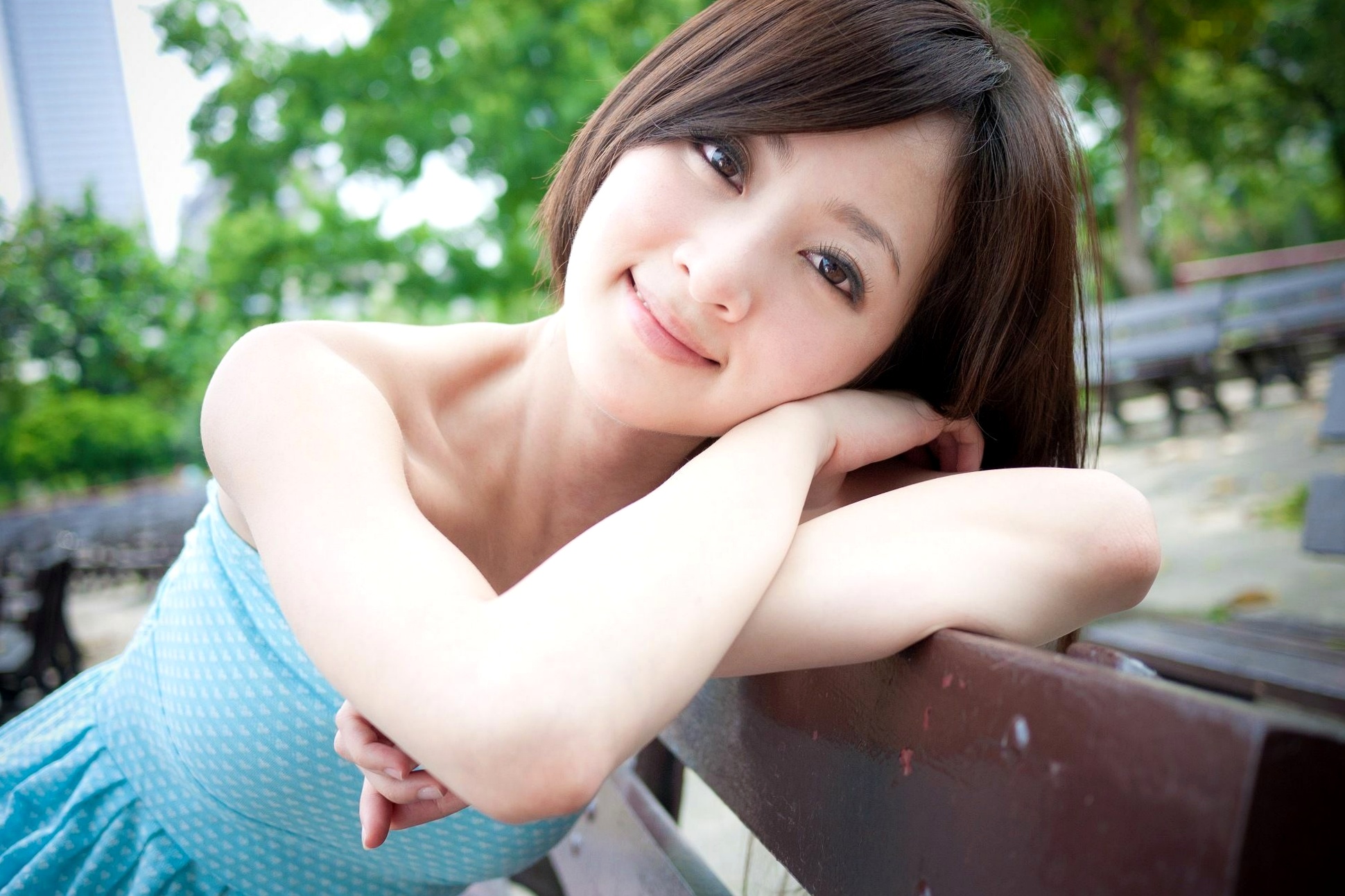 Gallery - 台湾正妹张允霏果子MM：228公园户外街拍写真，清新运动风造型，展现青春校园活力感台湾街拍清新户外女神 张凯洁女神私房照_秀色女神 - image 15