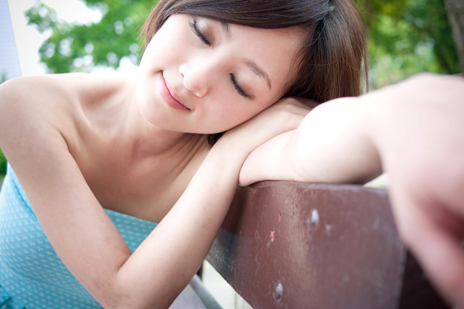 Gallery - 台湾正妹张允霏果子MM：228公园户外街拍写真，清新运动风造型，展现青春校园活力感台湾街拍清新户外女神 张凯洁女神私房照_秀色女神 - image 16