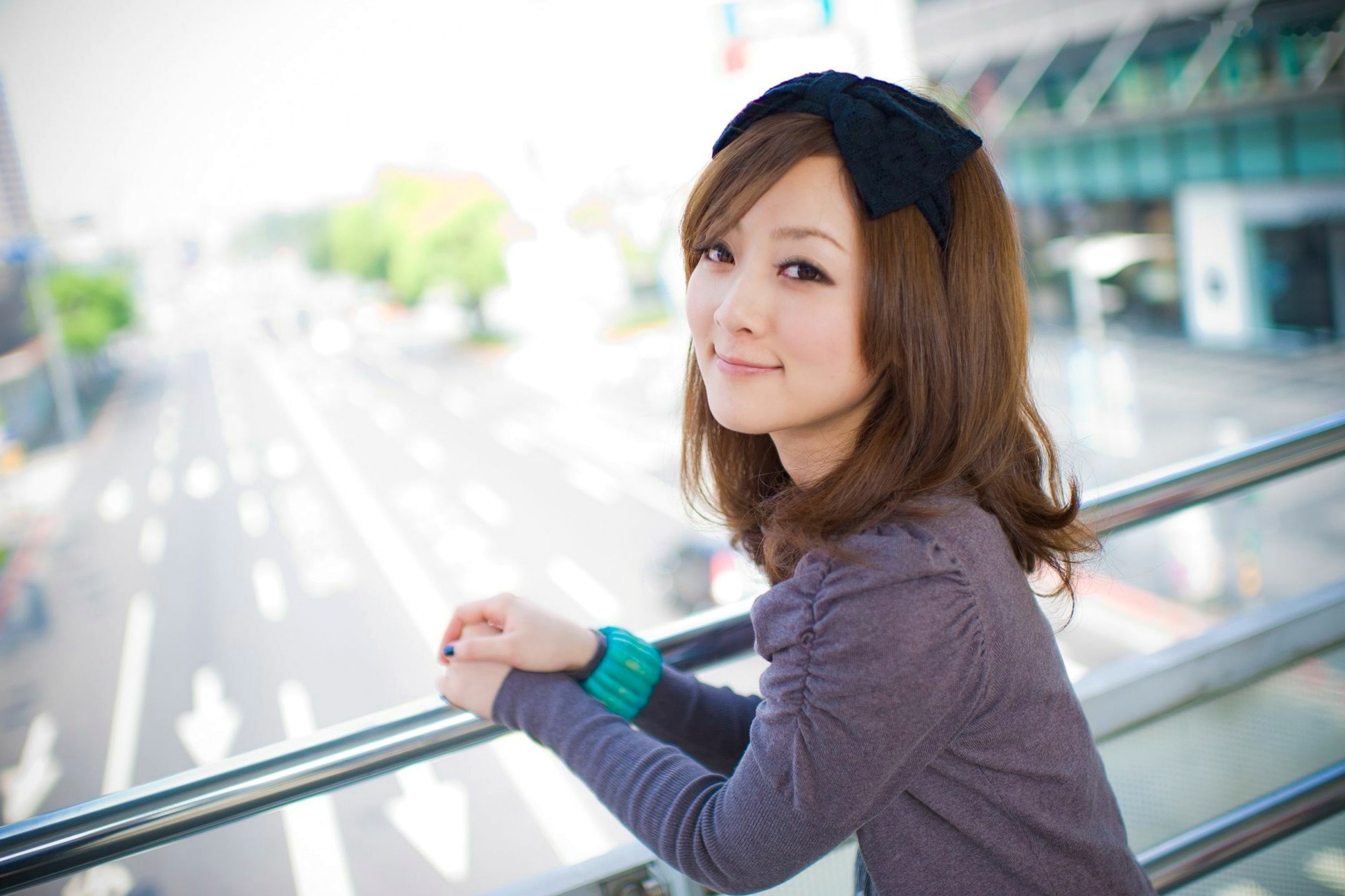 Gallery - 台湾正妹张允霏《城市漫游》户外甜美写真，清新少女优雅漫步都市街头台湾清新治愈系户外女神 张凯洁女神私房照_秀色女神 - image 14