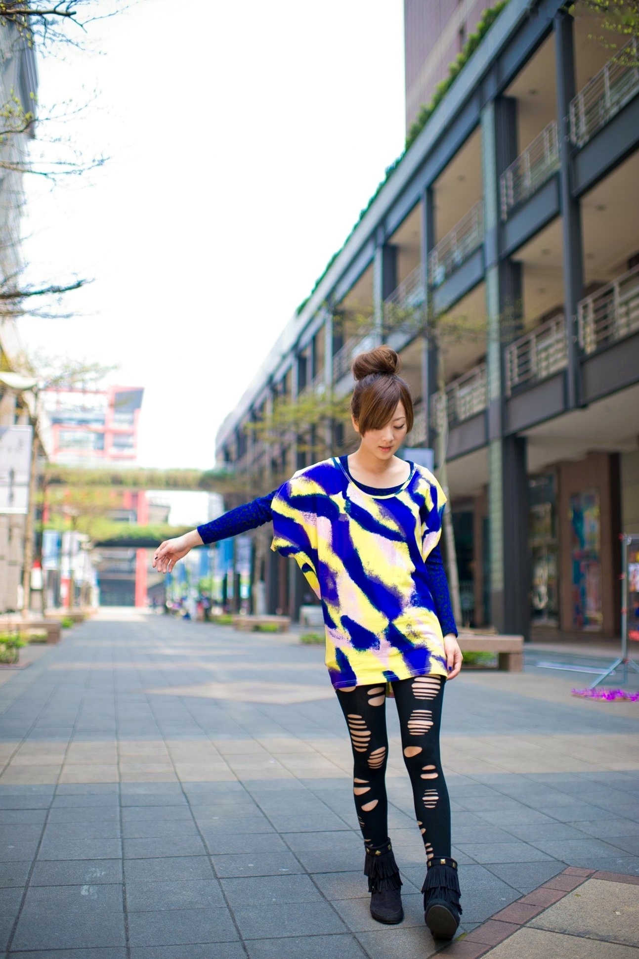 Gallery - 台湾正妹张允霏《城市漫游》户外甜美写真，清新少女优雅漫步都市街头台湾清新治愈系户外女神 张凯洁女神私房照_秀色女神 - image 27