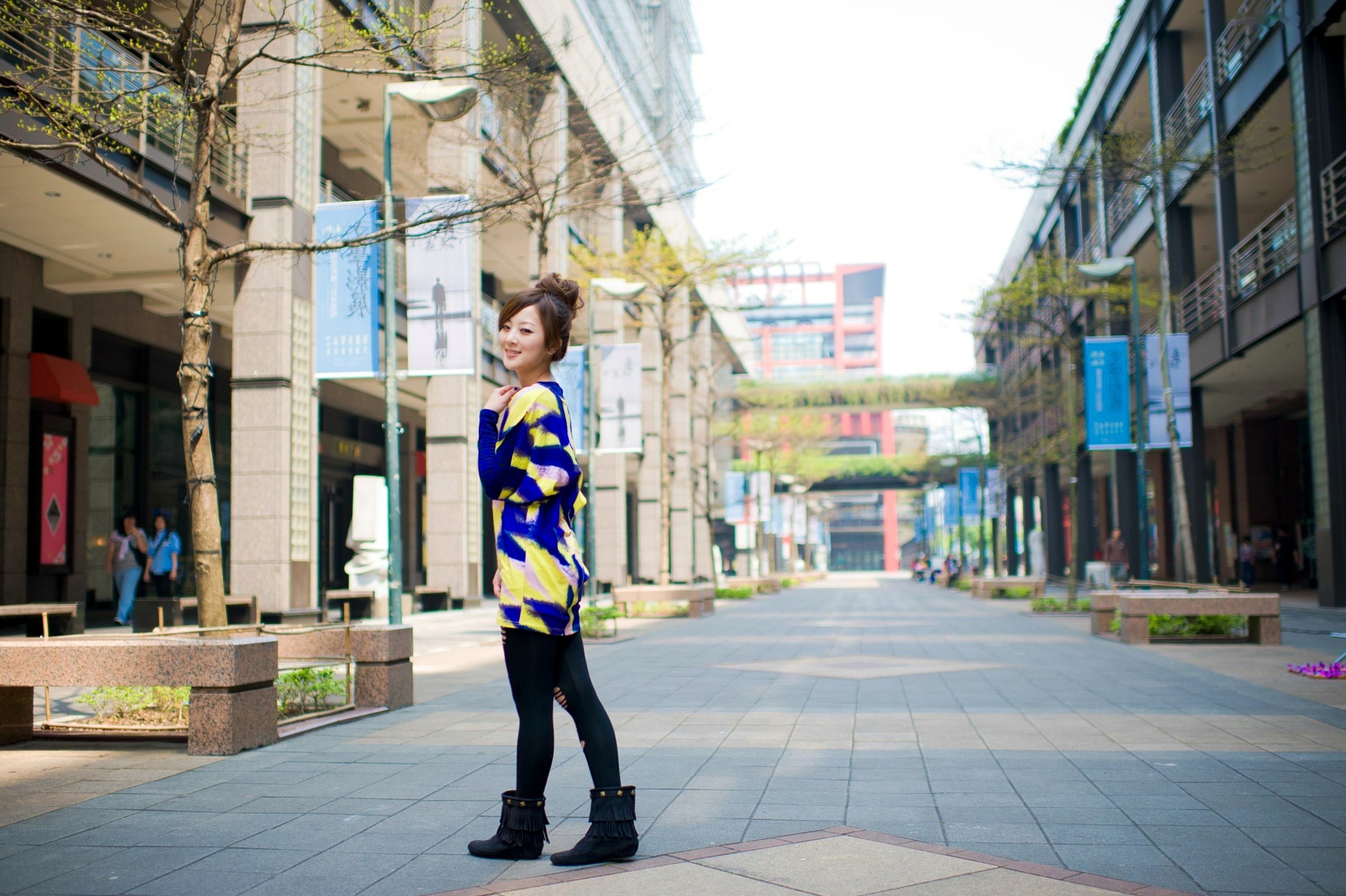 Gallery - 台湾正妹张允霏《城市漫游》户外甜美写真，清新少女优雅漫步都市街头台湾清新治愈系户外女神 张凯洁女神私房照_秀色女神 - image 28