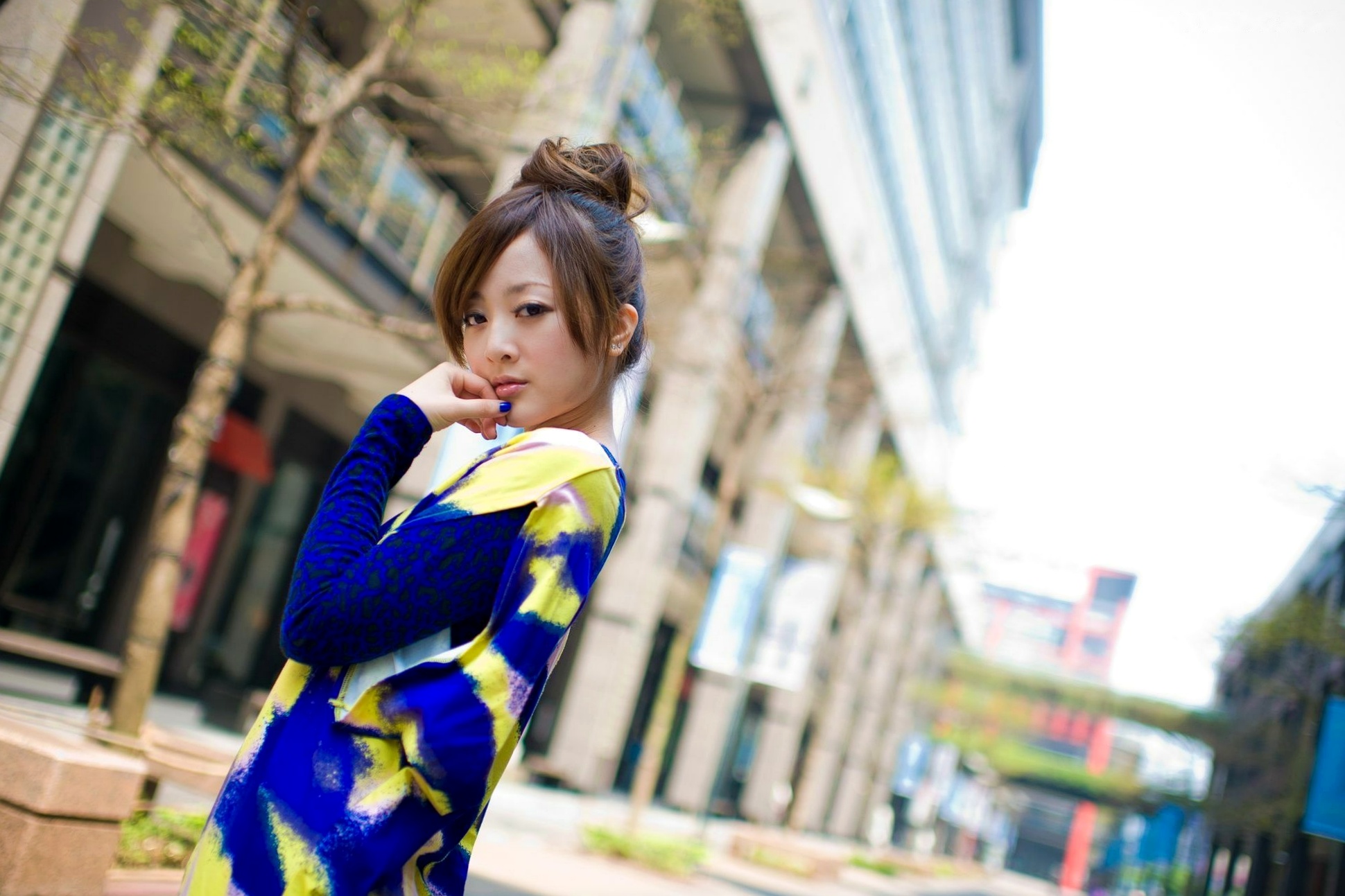 Gallery - 台湾正妹张允霏《城市漫游》户外甜美写真，清新少女优雅漫步都市街头台湾清新治愈系户外女神 张凯洁女神私房照_秀色女神 - image 30