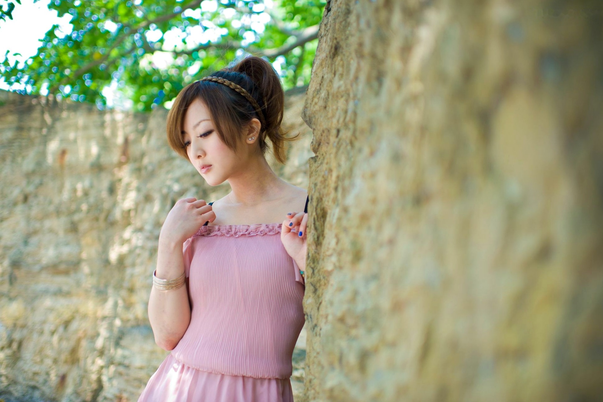 Gallery - 台湾正妹张允霏《城市漫游》户外甜美写真，清新少女优雅漫步都市街头台湾清新治愈系户外女神 张凯洁女神私房照_秀色女神 - image 37