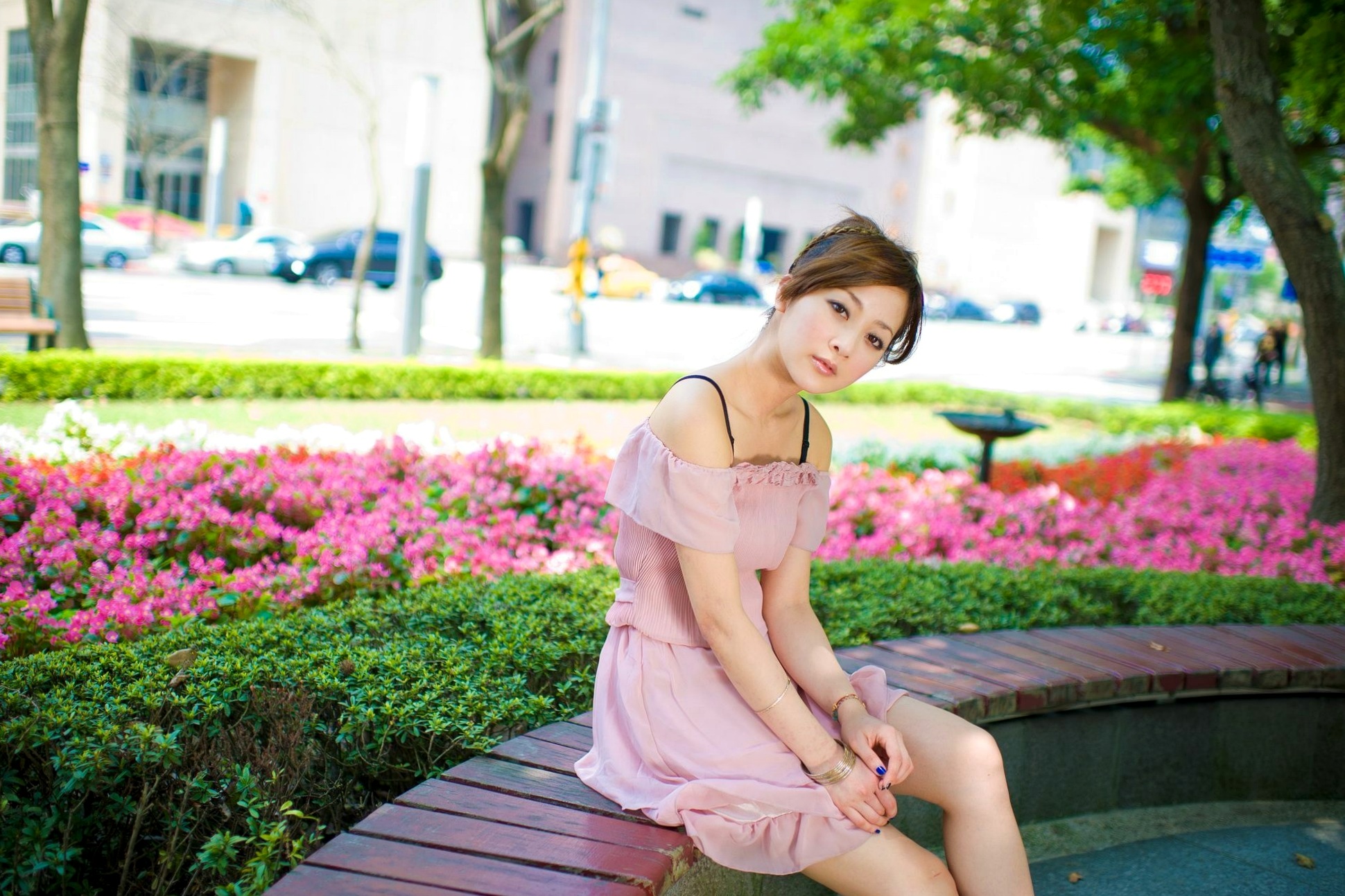 Gallery - 台湾正妹张允霏《城市漫游》户外甜美写真，清新少女优雅漫步都市街头台湾清新治愈系户外女神 张凯洁女神私房照_秀色女神 - image 45