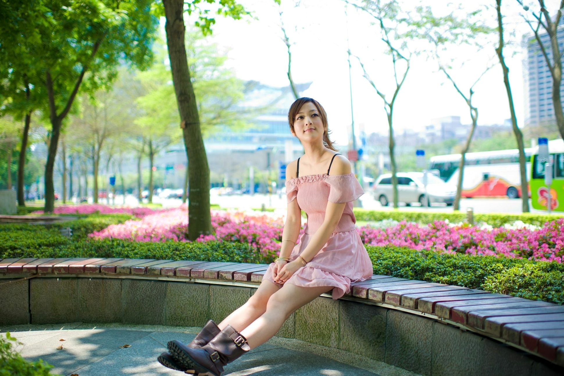 Gallery - 台湾正妹张允霏《城市漫游》户外甜美写真，清新少女优雅漫步都市街头台湾清新治愈系户外女神 张凯洁女神私房照_秀色女神 - image 46