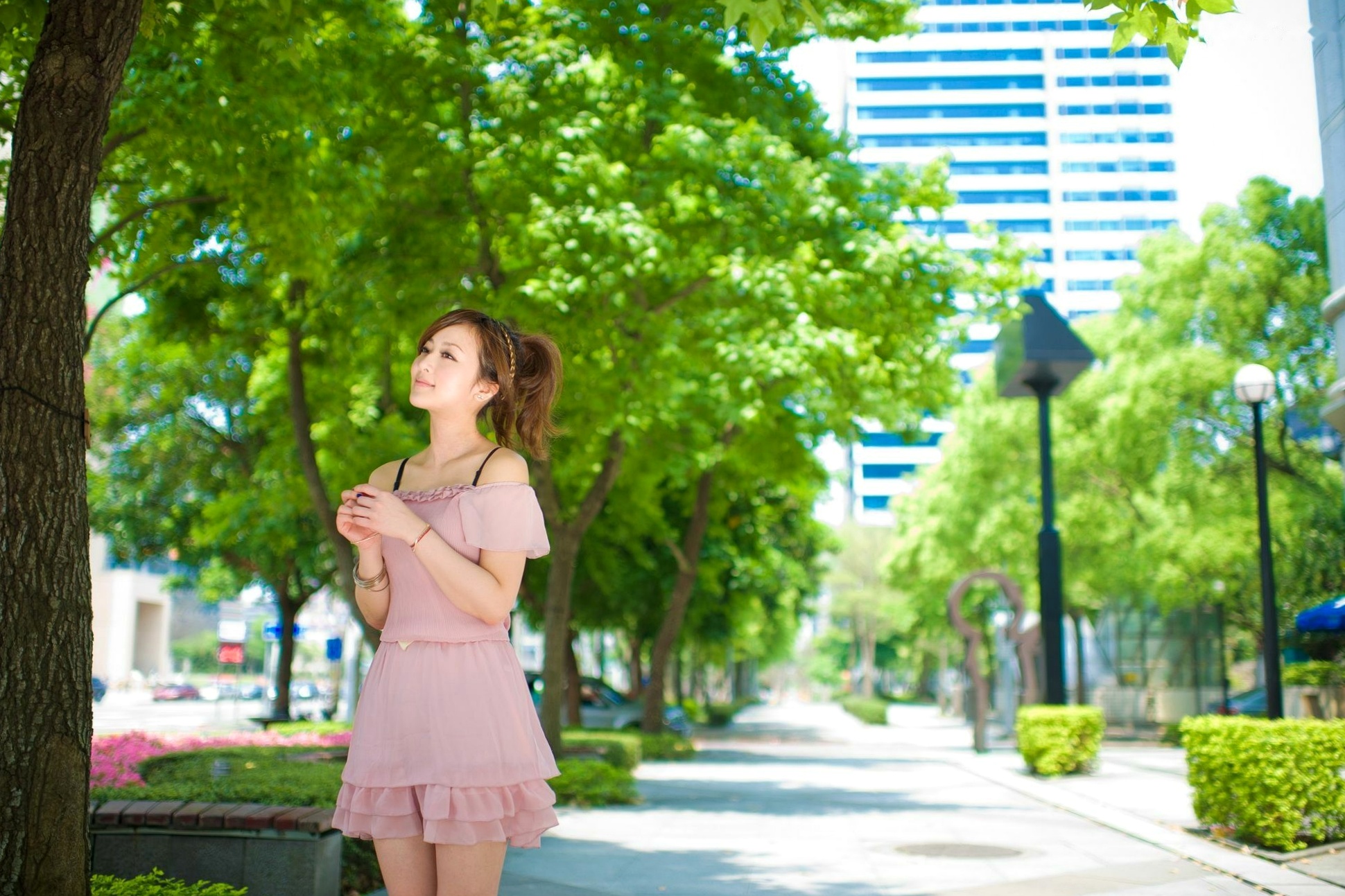 Gallery - 台湾正妹张允霏《城市漫游》户外甜美写真，清新少女优雅漫步都市街头台湾清新治愈系户外女神 张凯洁女神私房照_秀色女神 - image 51