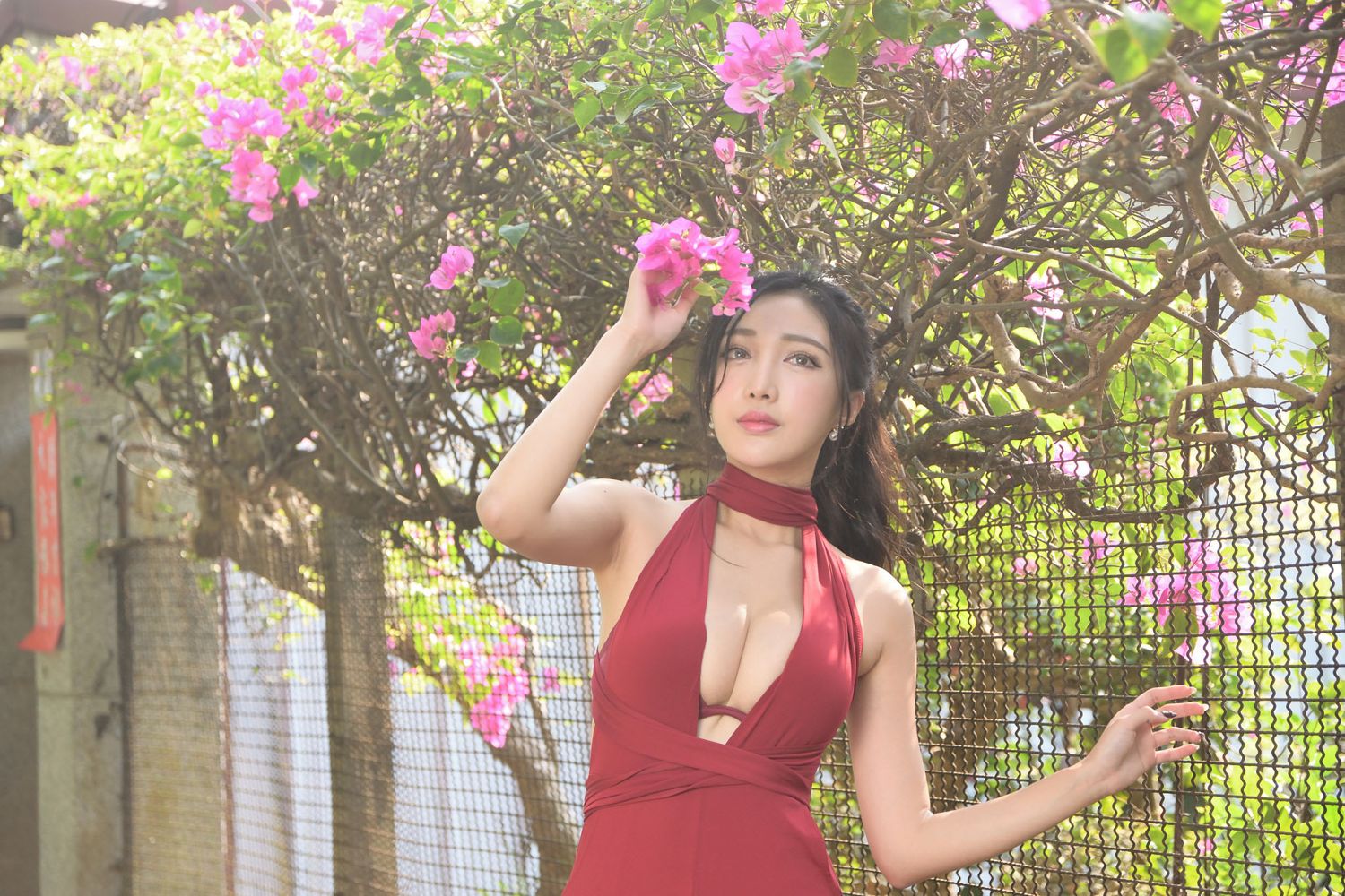 赵芸- 成熟女人写真之汽车修理工