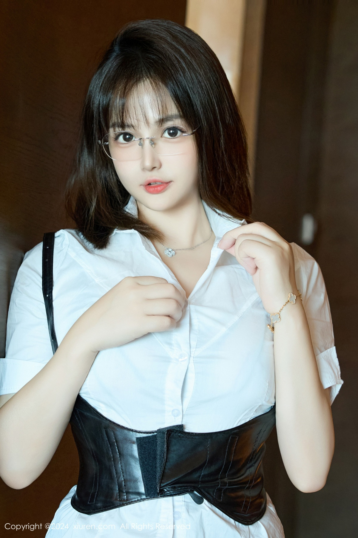 [XiuRen]高清写真图 2024.09.03 No.9104 养乐多Doll 黑丝美腿