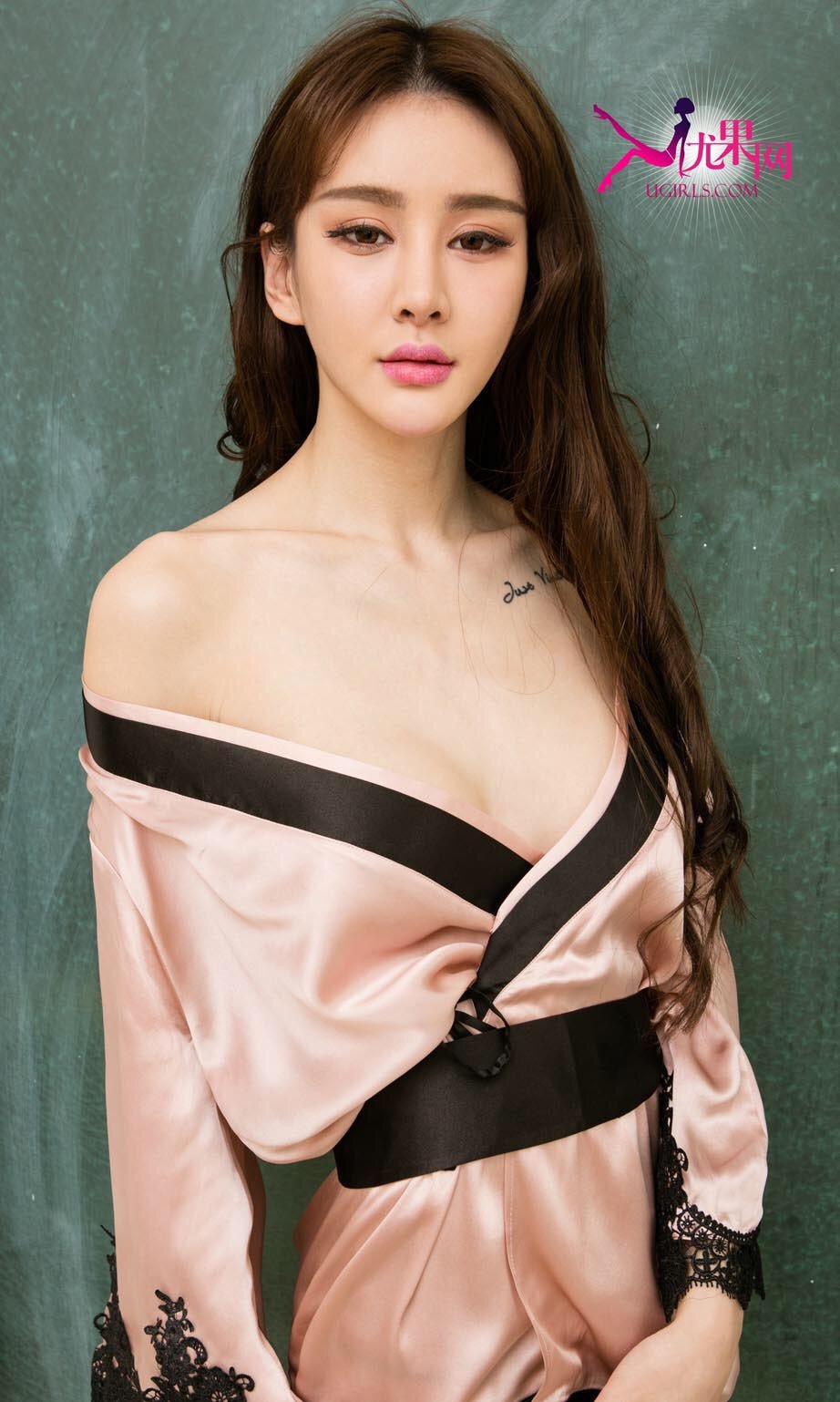 Cheryl青树 [爱尤物]高清写真图VOL.305 美人青树