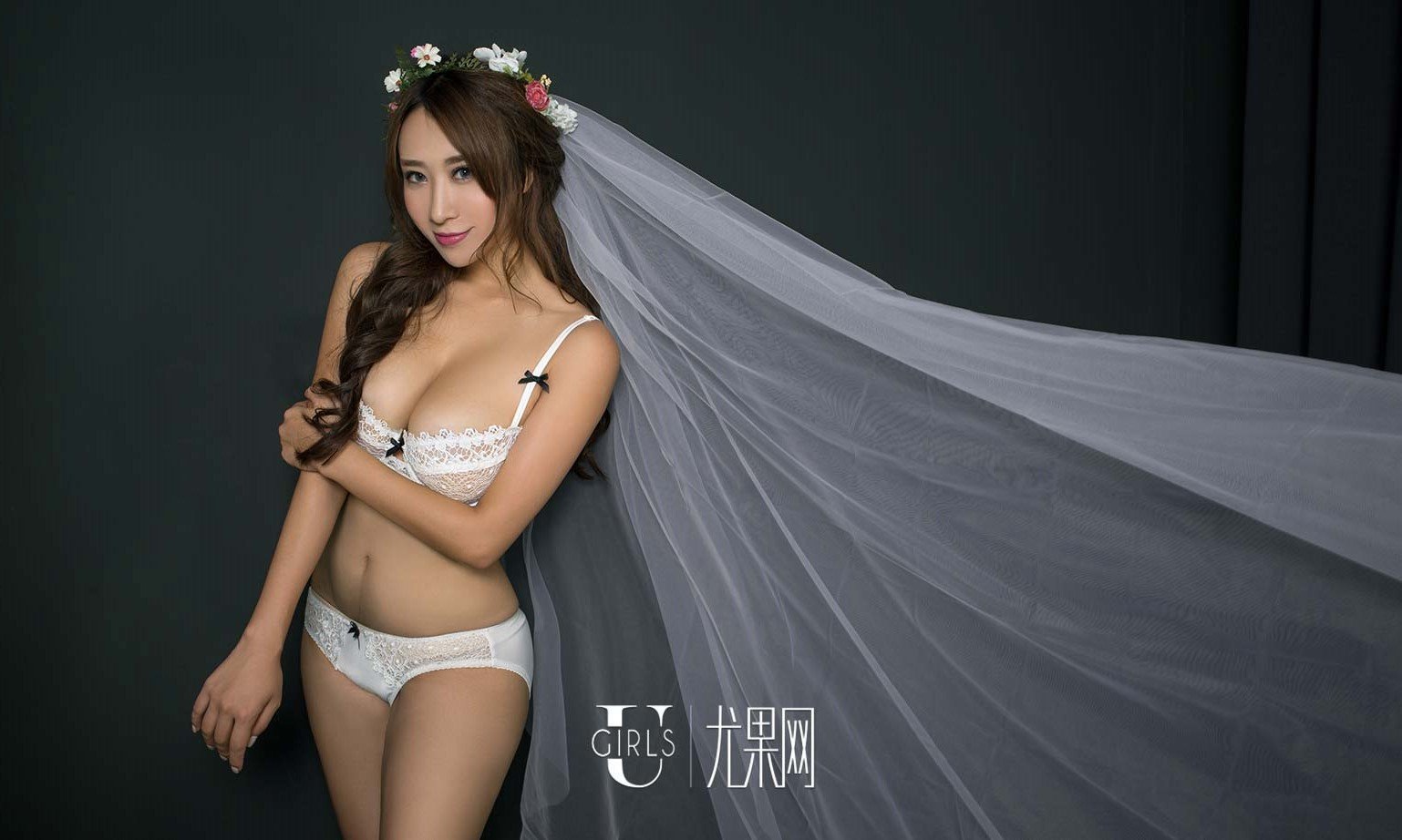 姜雨宏 [爱尤物]高清写真图VOL.506 爆乳新娘