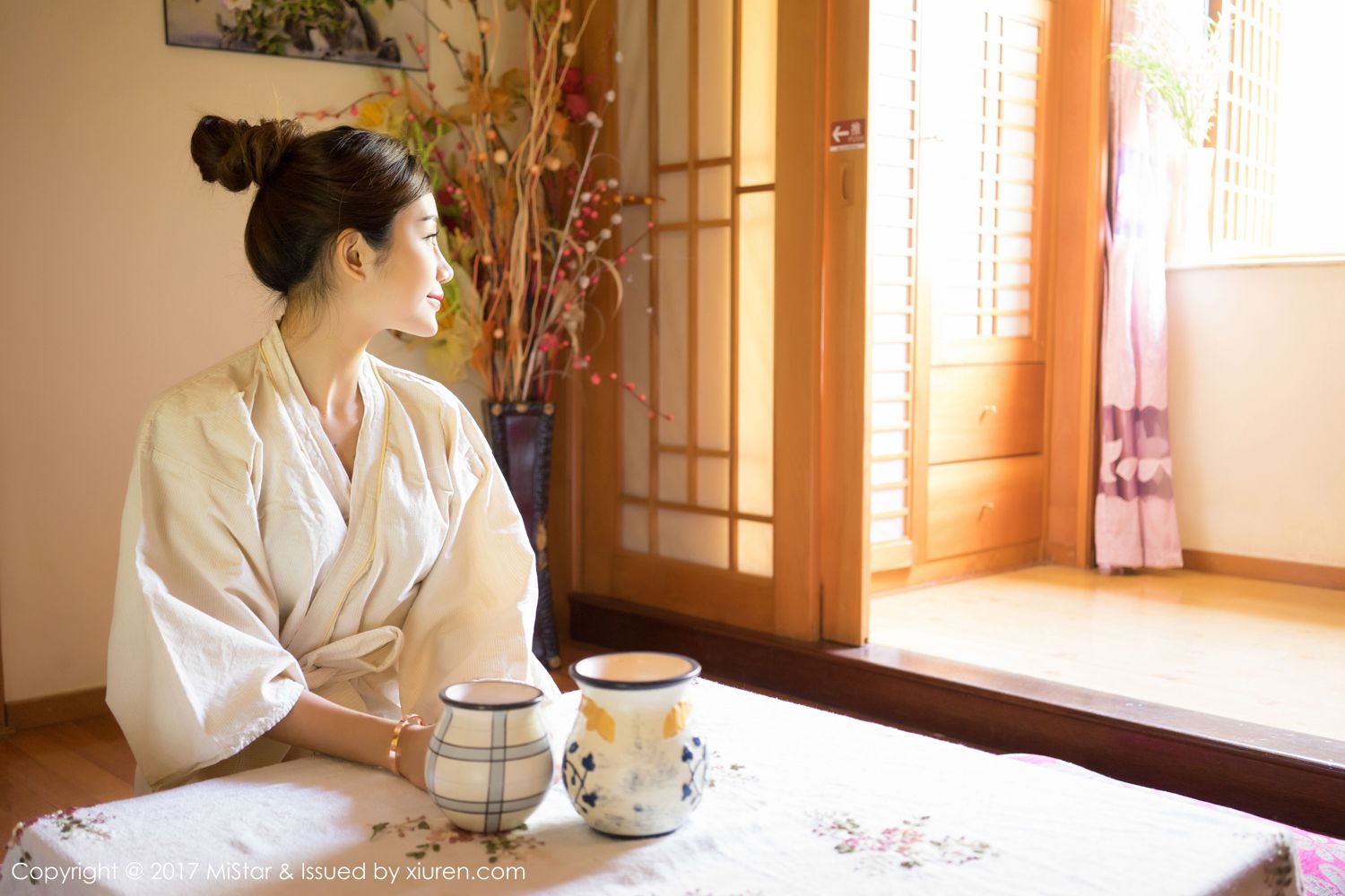 颜值美女小蕾蕾 黄色长裙蓝色吊带