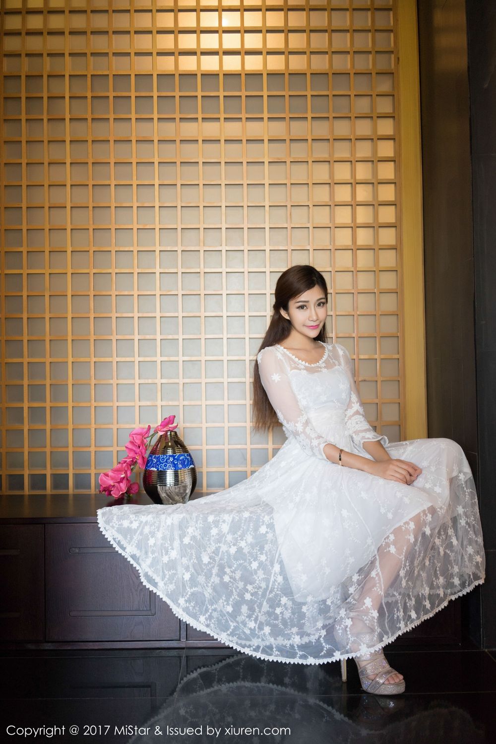颜值美女小蕾蕾 黄色长裙蓝色吊带