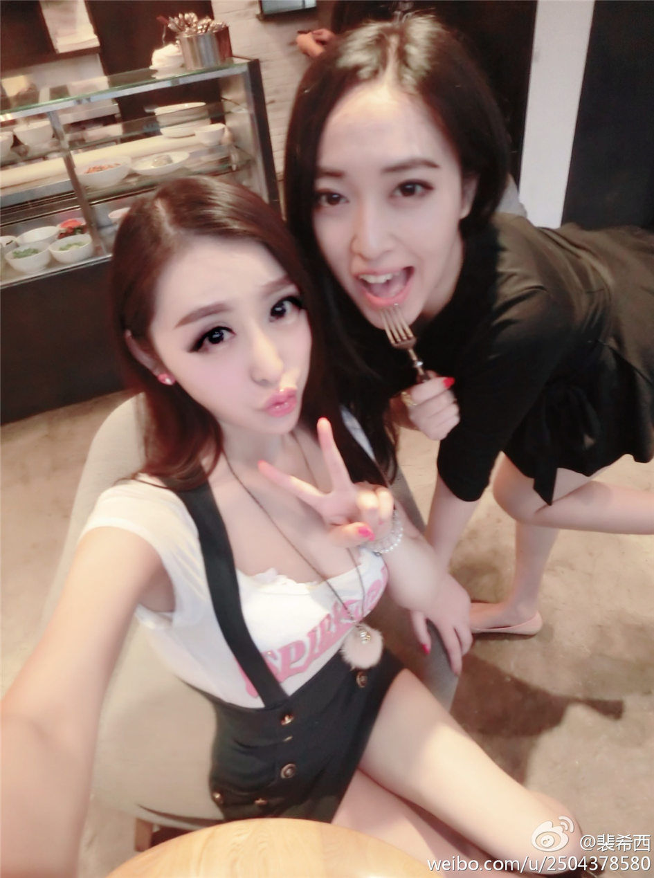 裴希西 性感自拍照