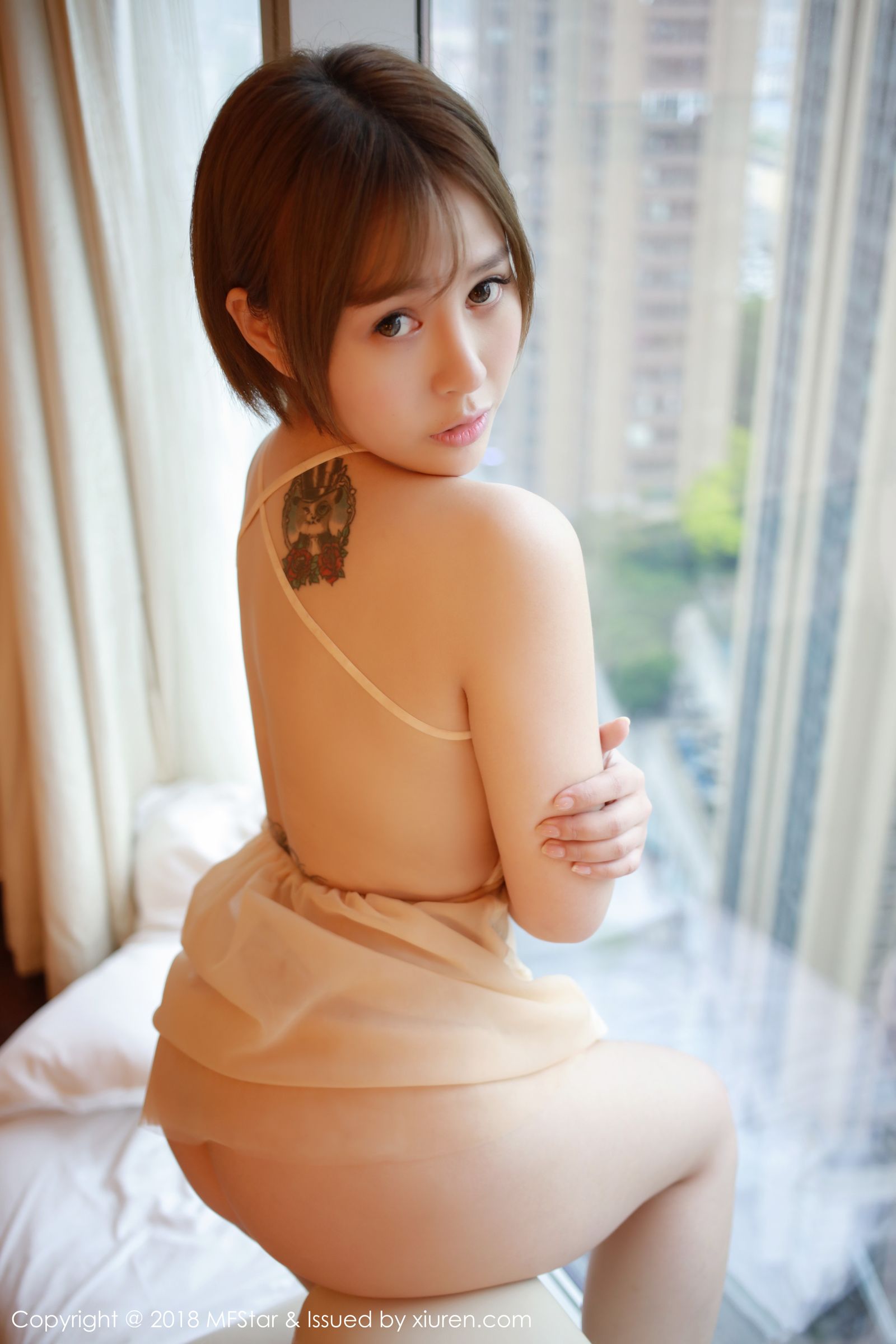 清新女神Evelyn艾莉 丰满美腿完美翘臀