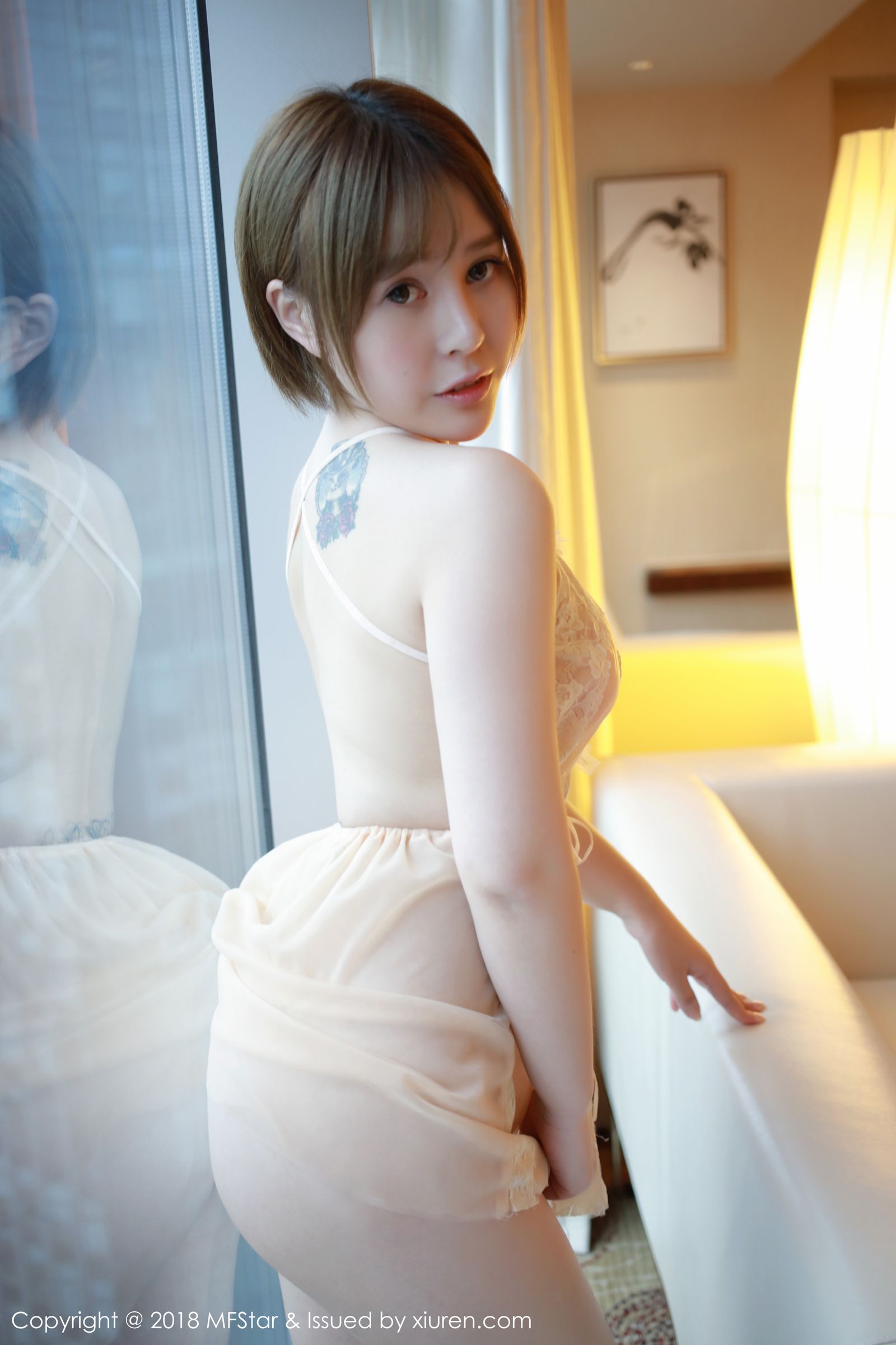 清新女神Evelyn艾莉 丰满美腿完美翘臀