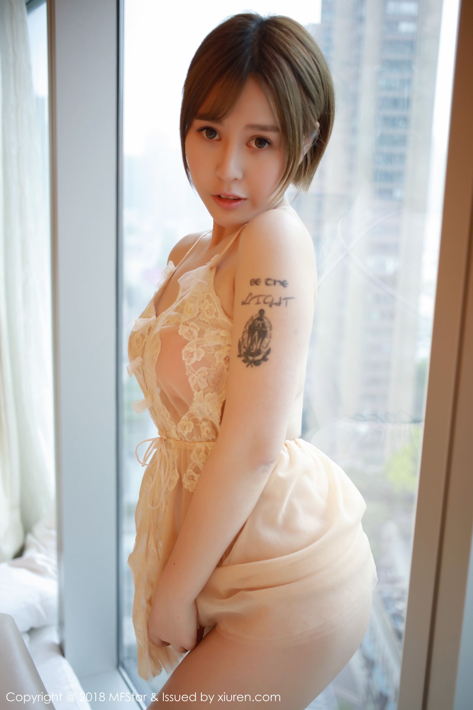 清新女神Evelyn艾莉 丰满美腿完美翘臀