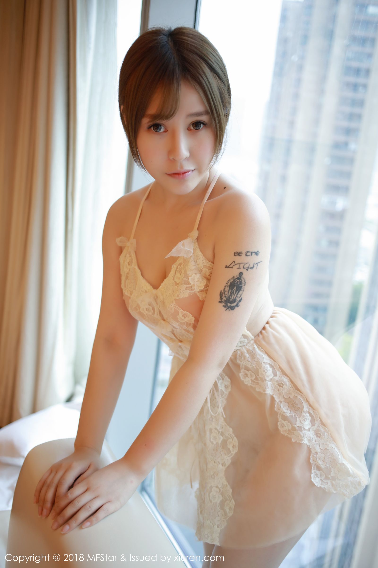 清新女神Evelyn艾莉 丰满美腿完美翘臀