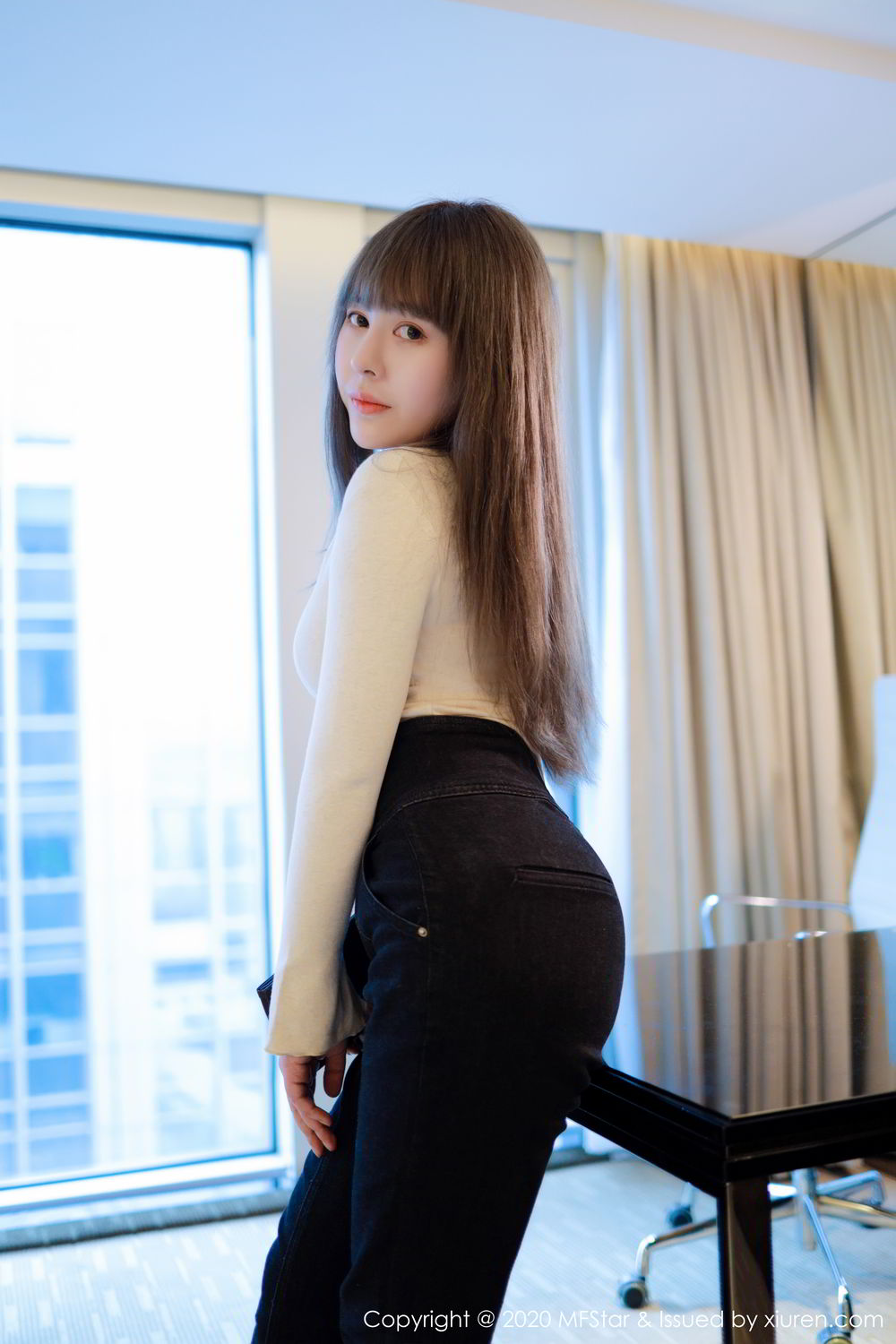 [MFStar]高清写真图 2020.03.10 VOL.284 艾莉✨Evelyn