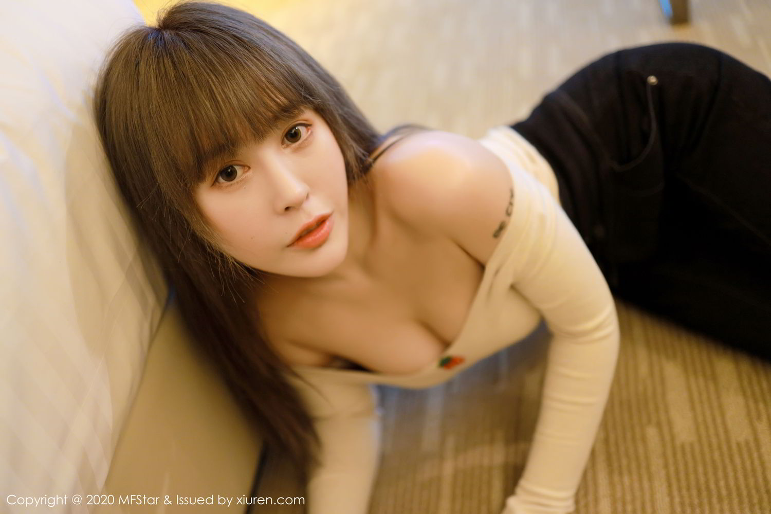 [MFStar]高清写真图 2020.03.10 VOL.284 艾莉✨Evelyn