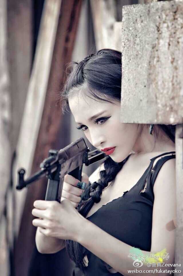 曾真Zeevana G奶女神性感写真图片