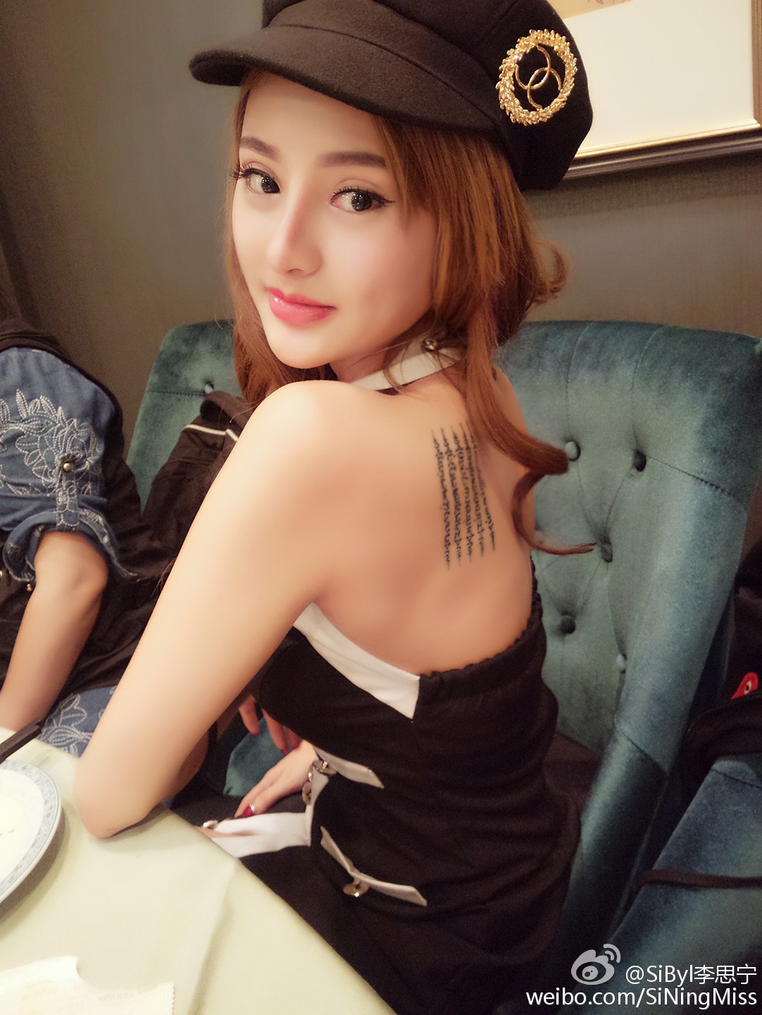 李思宁SiByl 俏丽美人私房照诱惑写真图