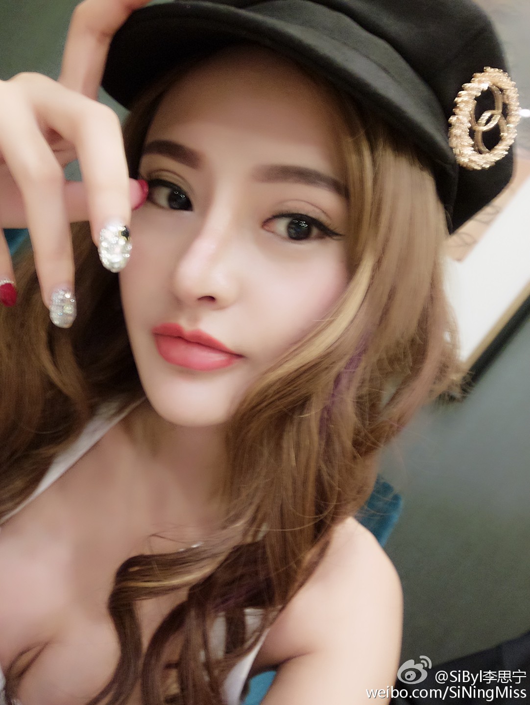 李思宁SiByl 俏丽美人私房照诱惑写真图