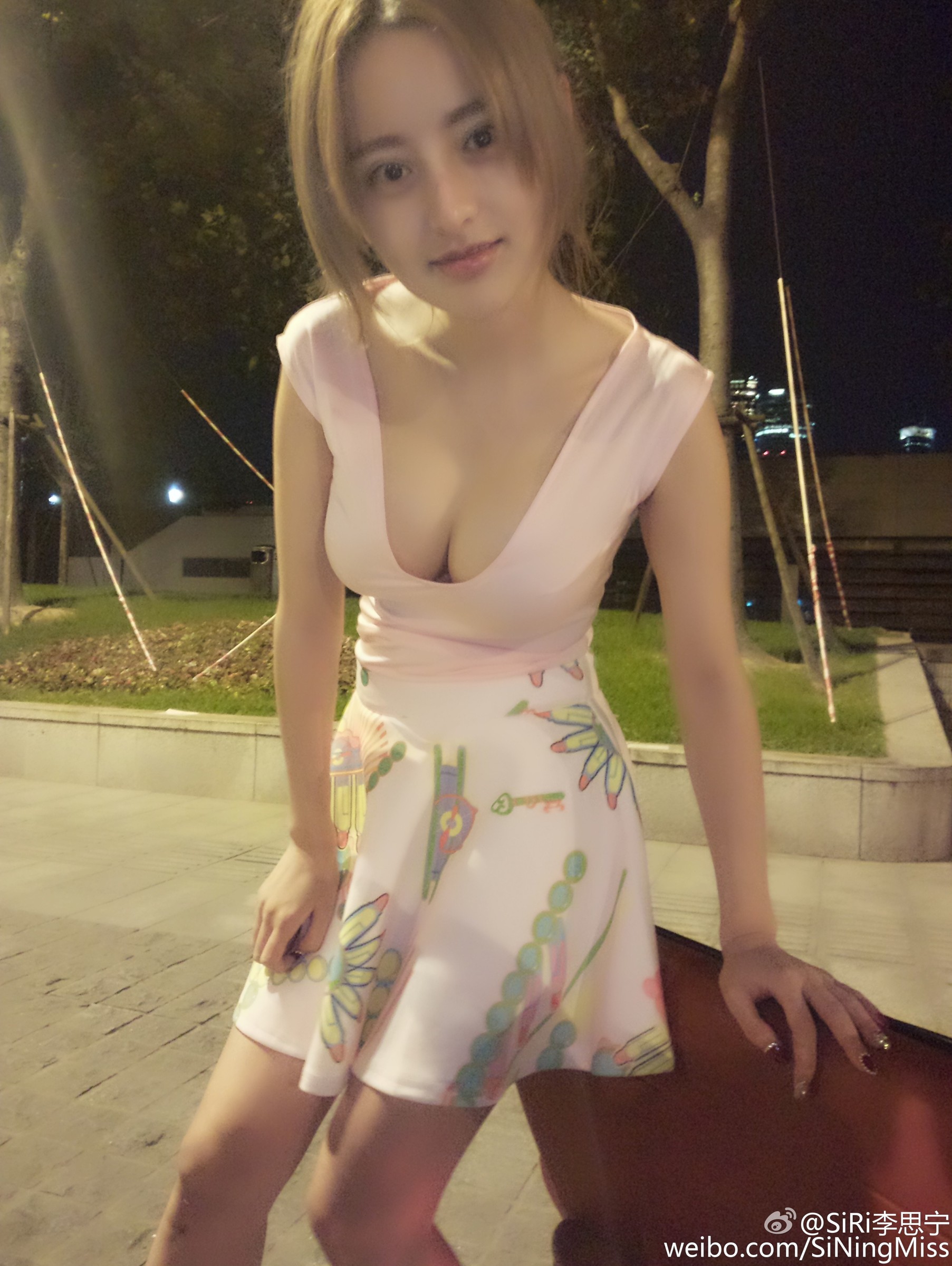 李思宁SiByl 俏丽美人私房照诱惑写真图