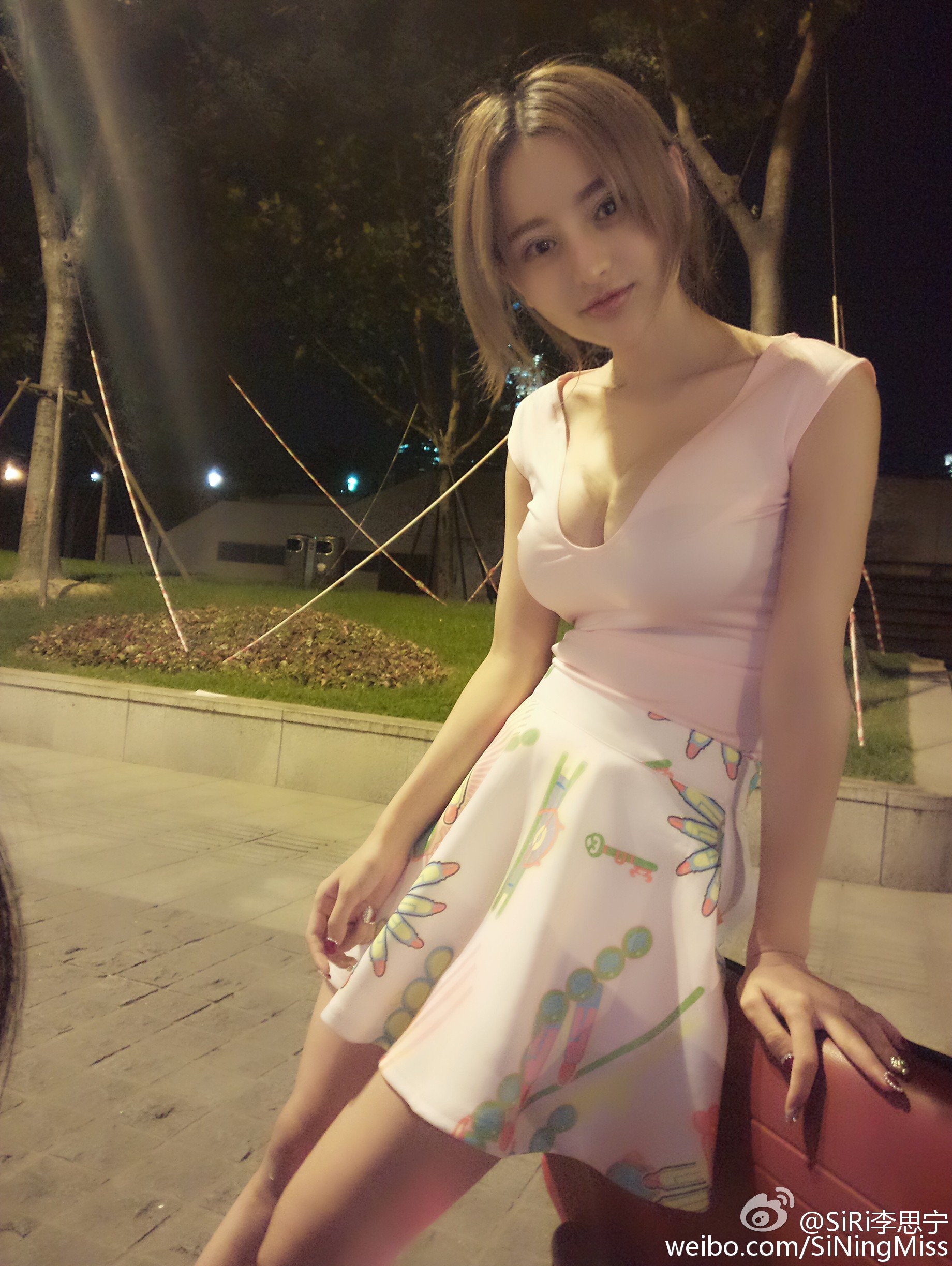 李思宁SiByl 俏丽美人私房照诱惑写真图