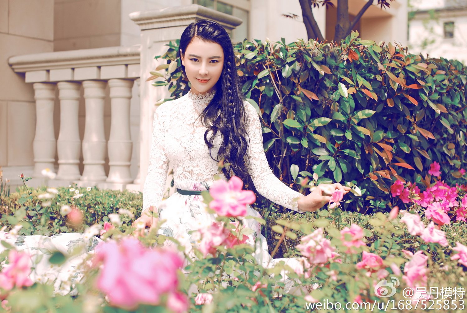 吴丹模特 气质美女复古诱惑写真图