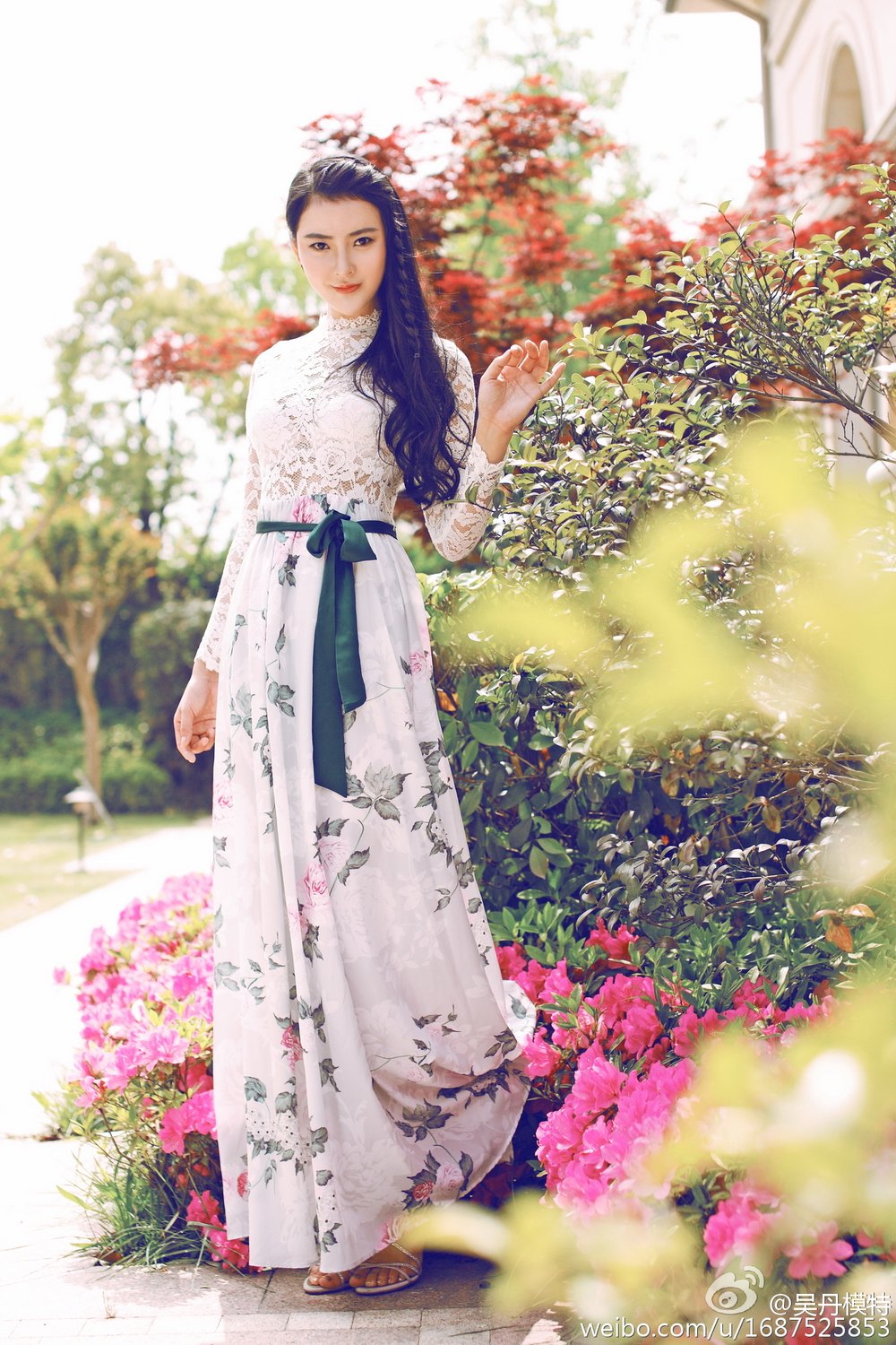 吴丹模特 气质美女复古诱惑写真图