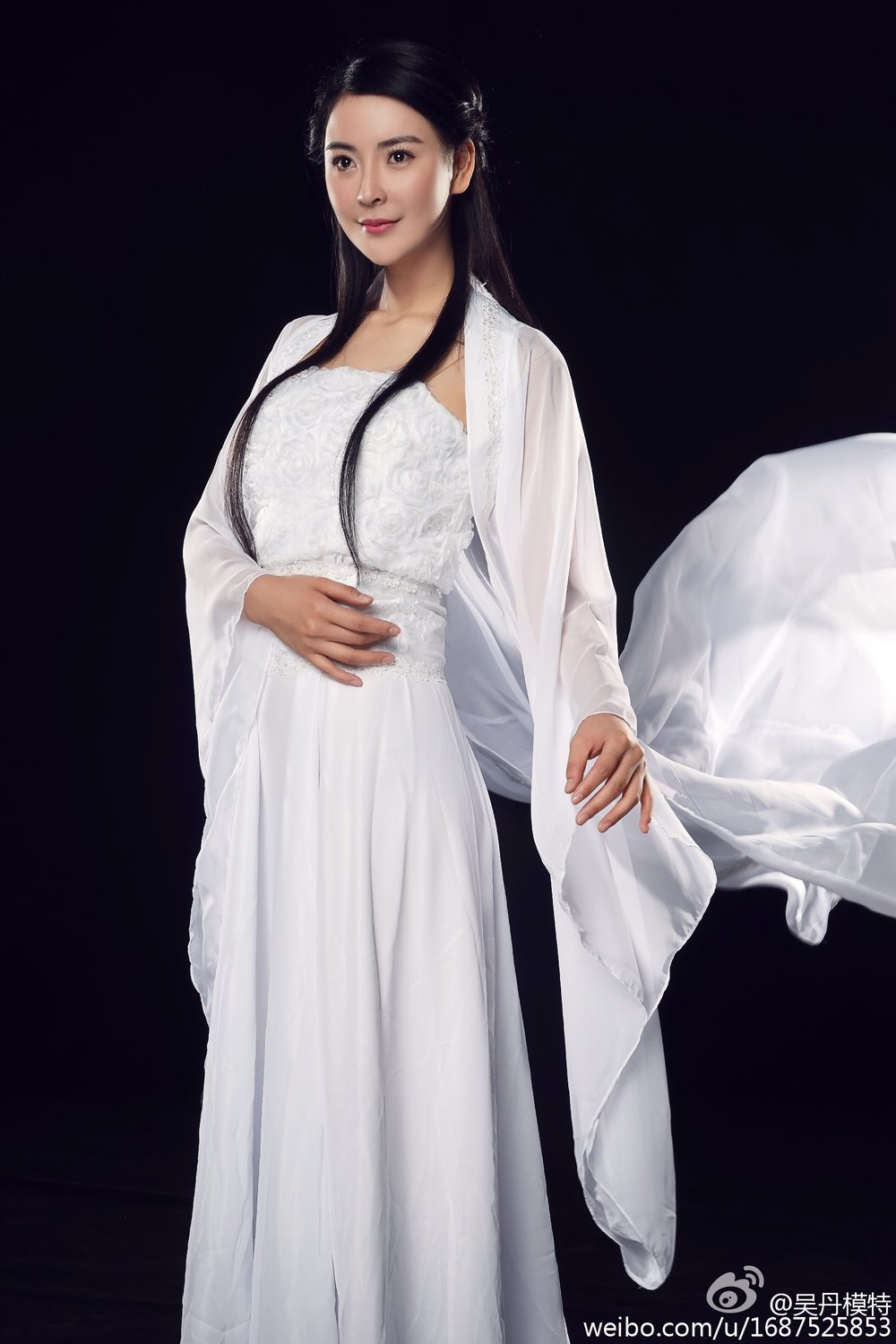 吴丹模特 气质美女复古诱惑写真图