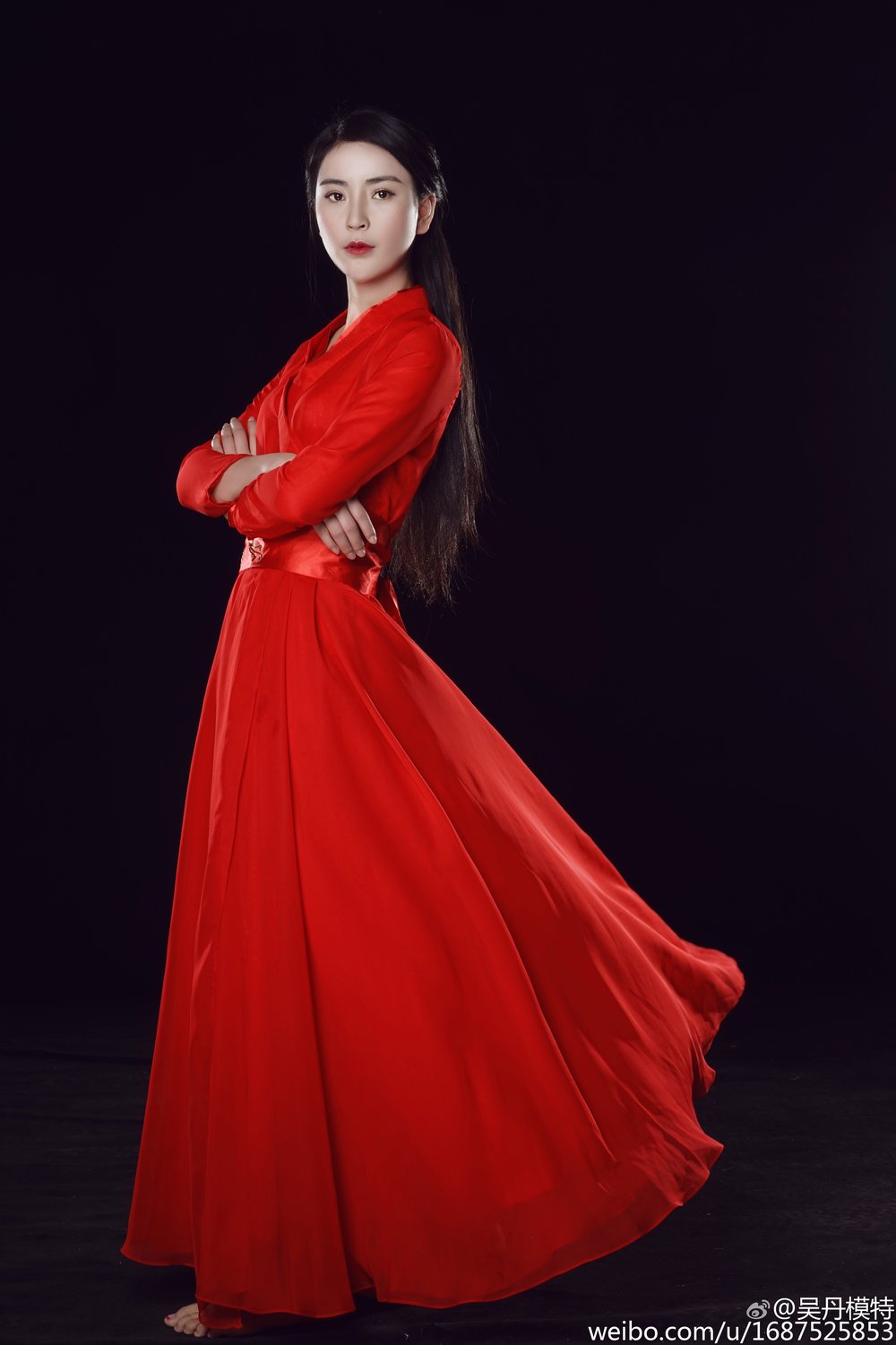 吴丹模特 气质美女复古诱惑写真图