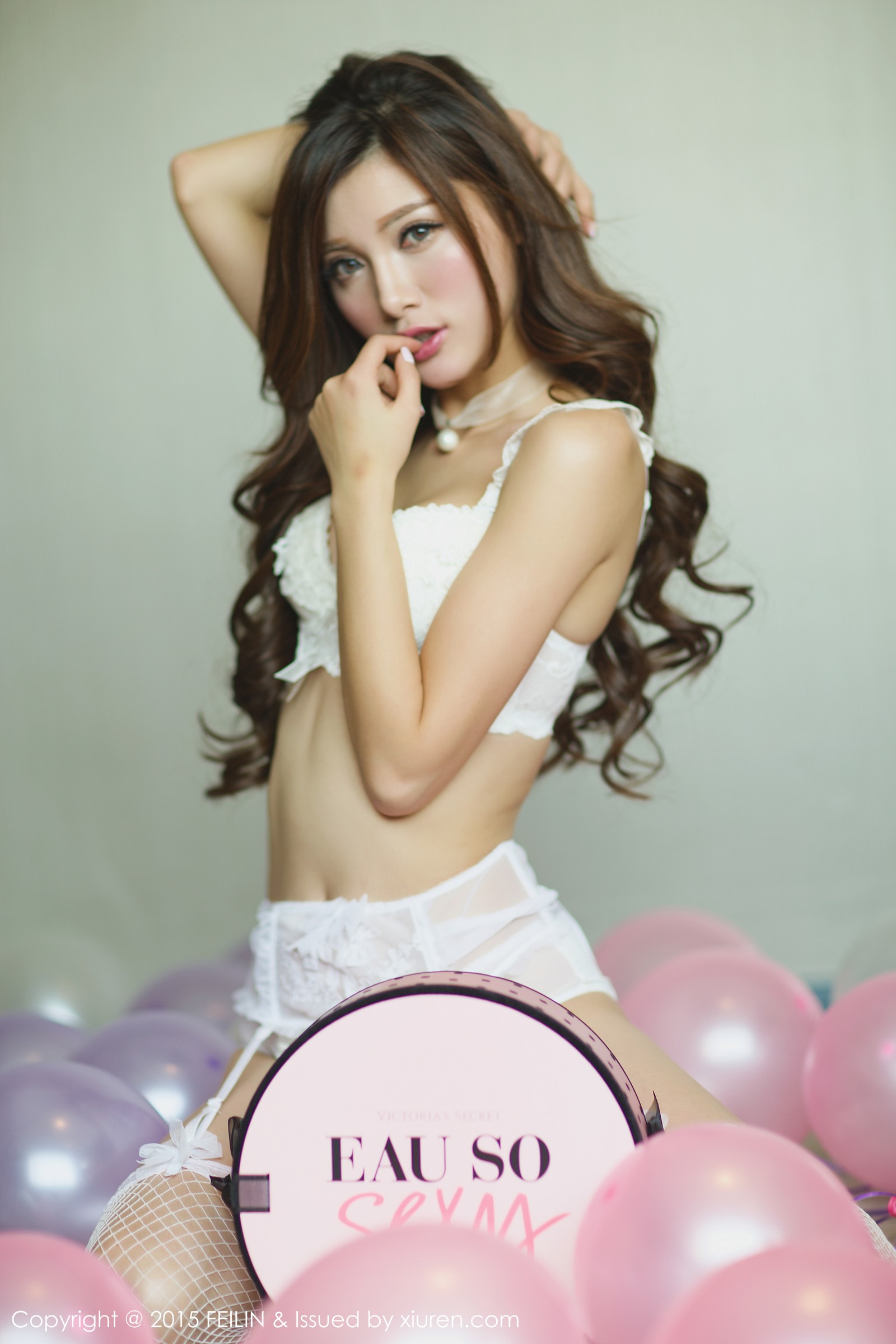 奶茶Emily [FEILIN嗲囡囡]高清写真图2015.07.27 VOL.001