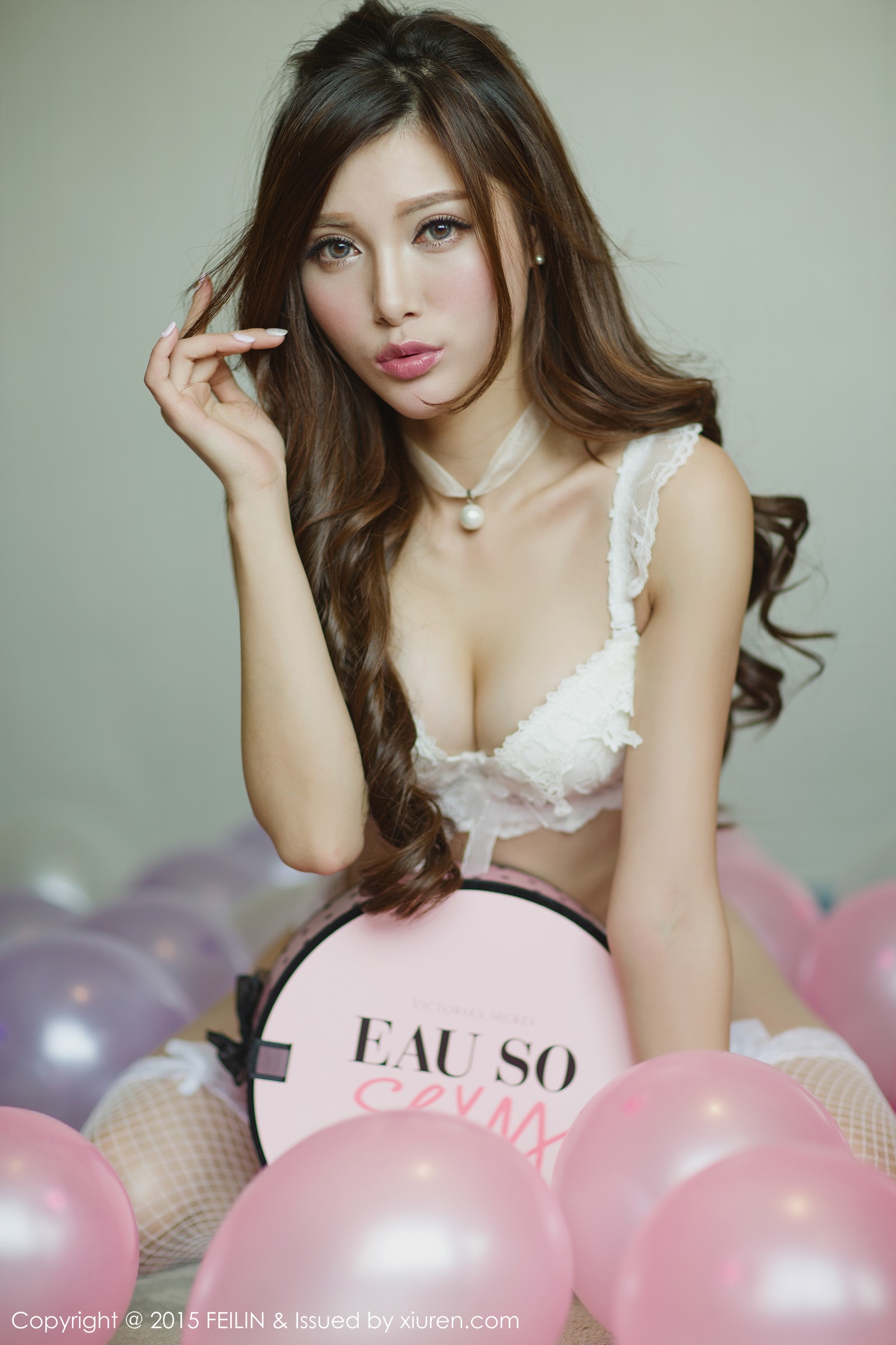 奶茶Emily [FEILIN嗲囡囡]高清写真图2015.07.27 VOL.001