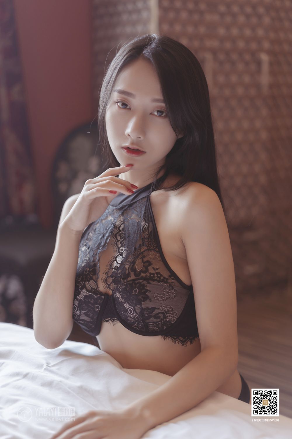 [YALAYI雅拉伊]高清写真图 2019.09.03 Vol.389 睡美人 何嘉颖