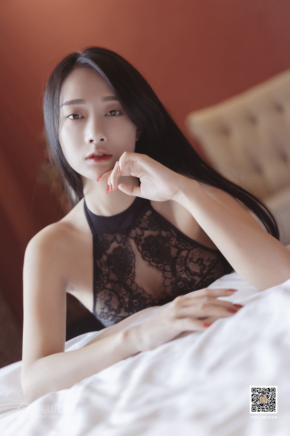 [YALAYI雅拉伊]高清写真图 2019.09.03 Vol.389 睡美人 何嘉颖