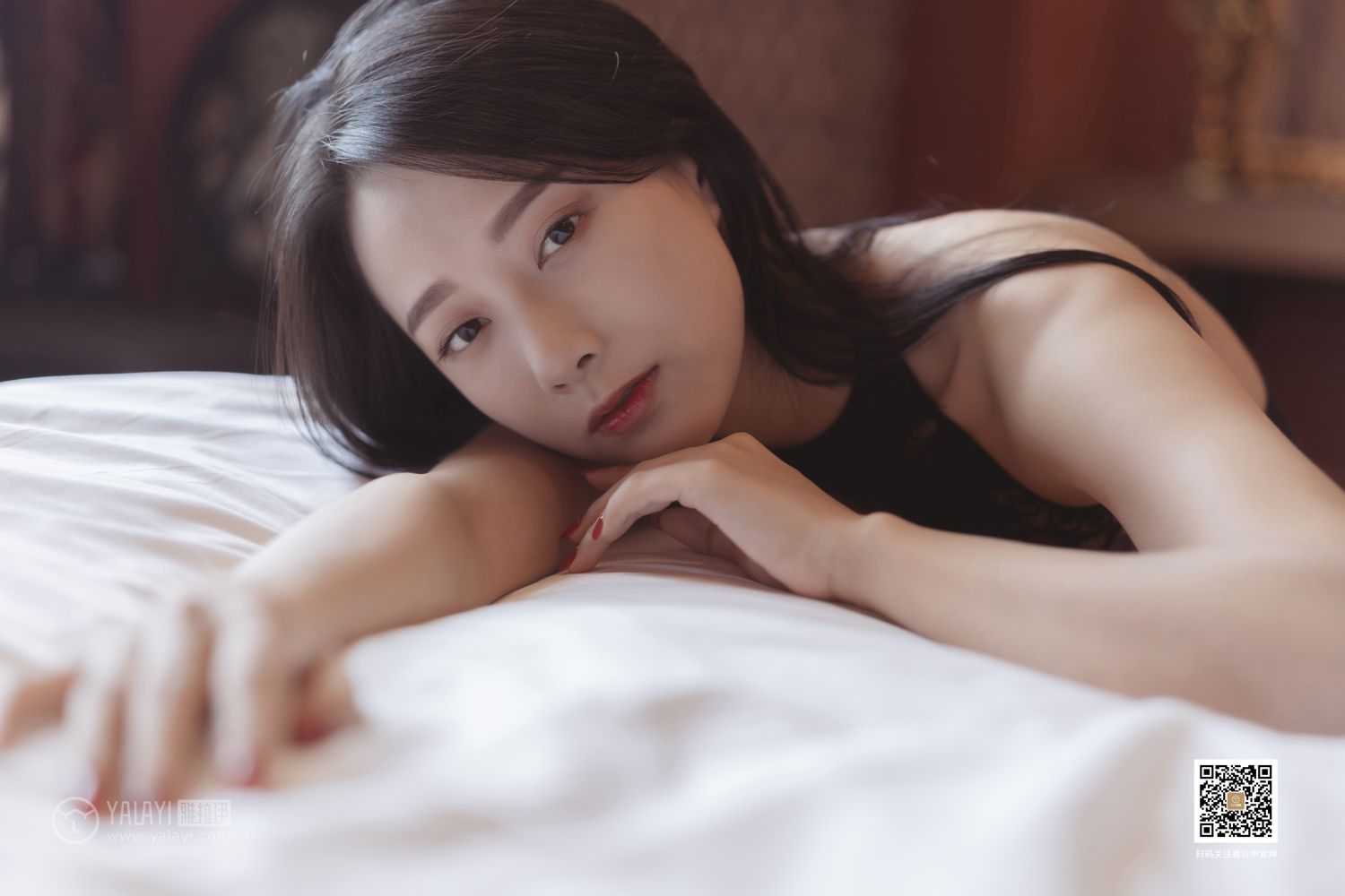 [YALAYI雅拉伊]高清写真图 2019.09.03 Vol.389 睡美人 何嘉颖