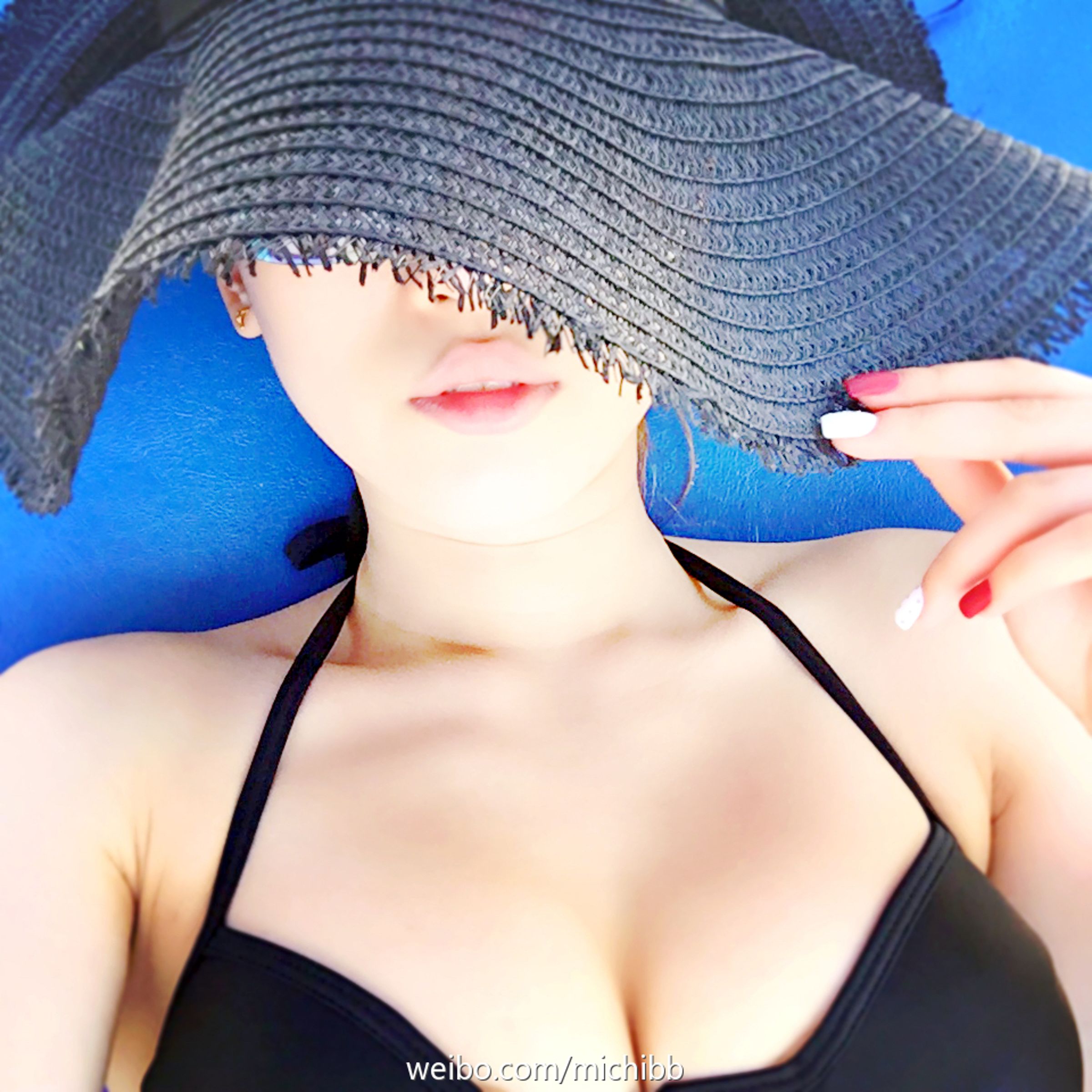 Michi_Ho(何嘉儿) 微博私房照诱惑写真图