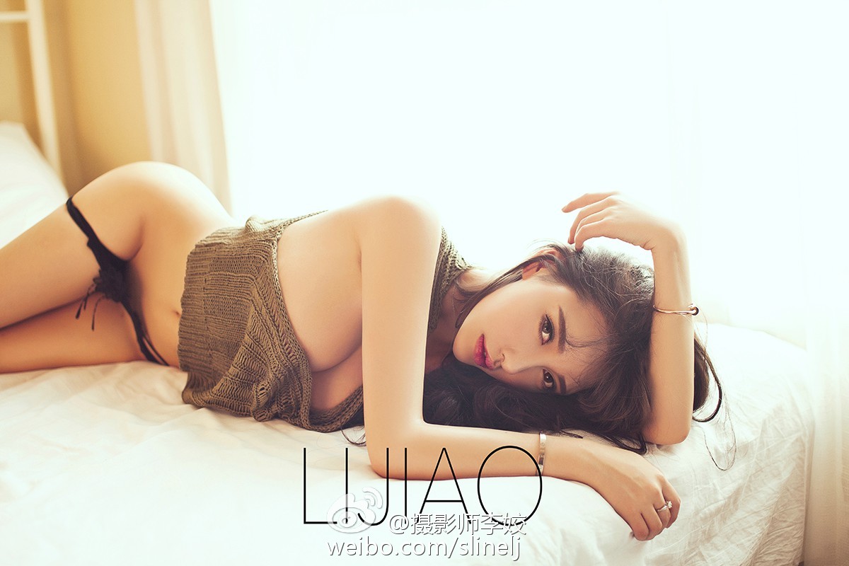 田紫紫Tina 微博破尺度写真图照