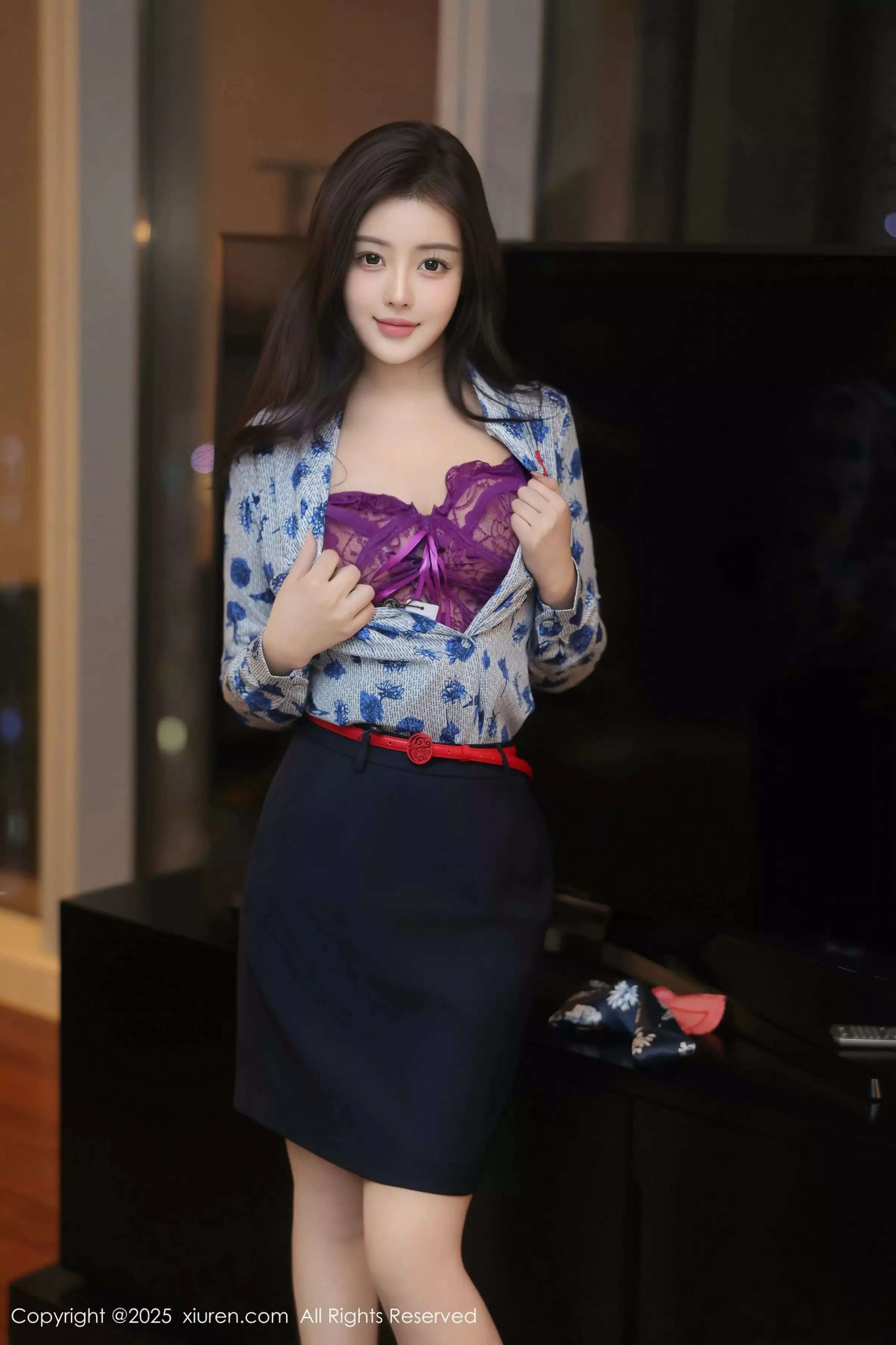 [XiuRen]高清写真图 2025.03.19 No.10041 希雅sia 丝袜美腿