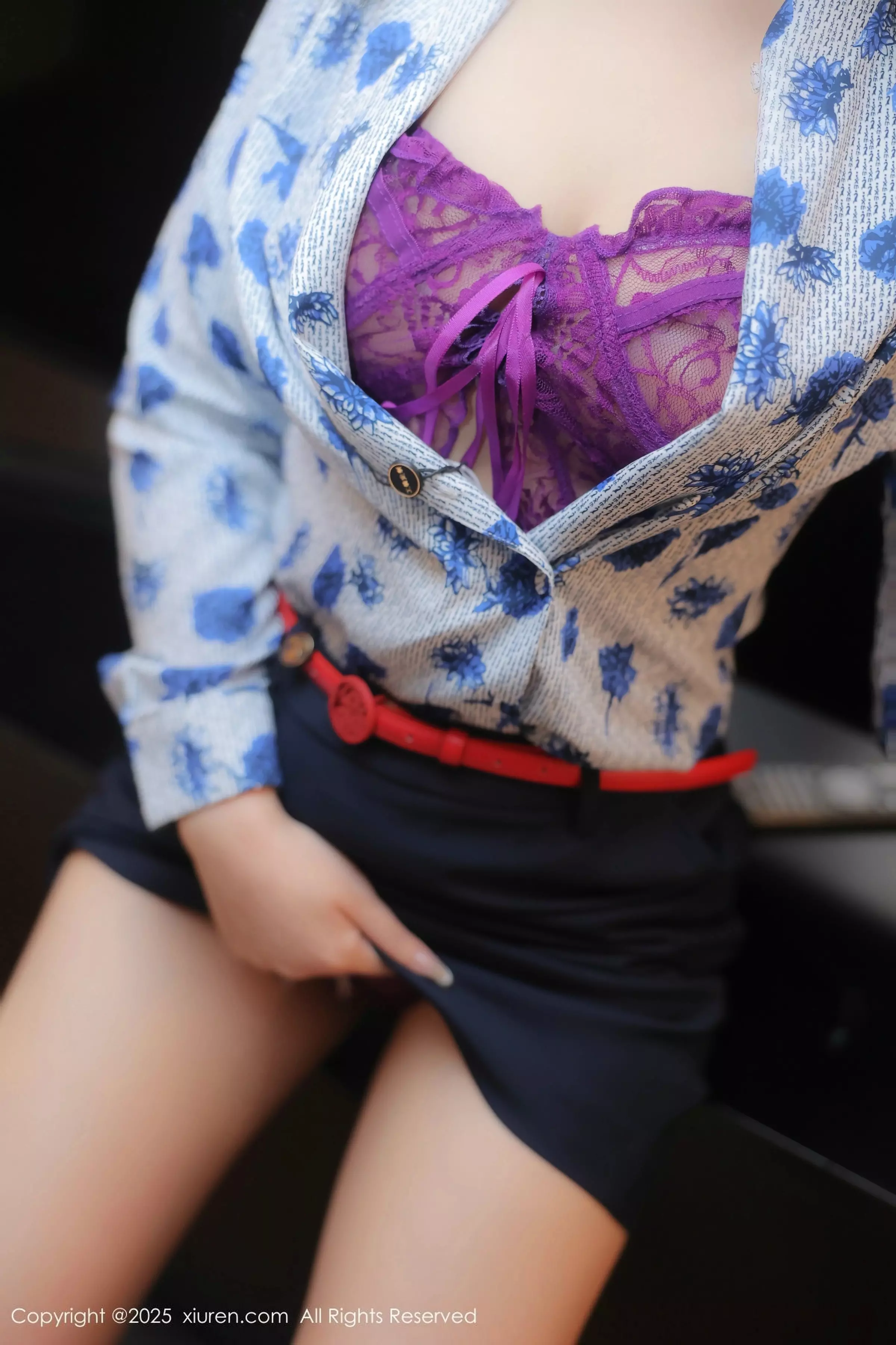 [XiuRen]高清写真图 2025.03.19 No.10041 希雅sia 丝袜美腿