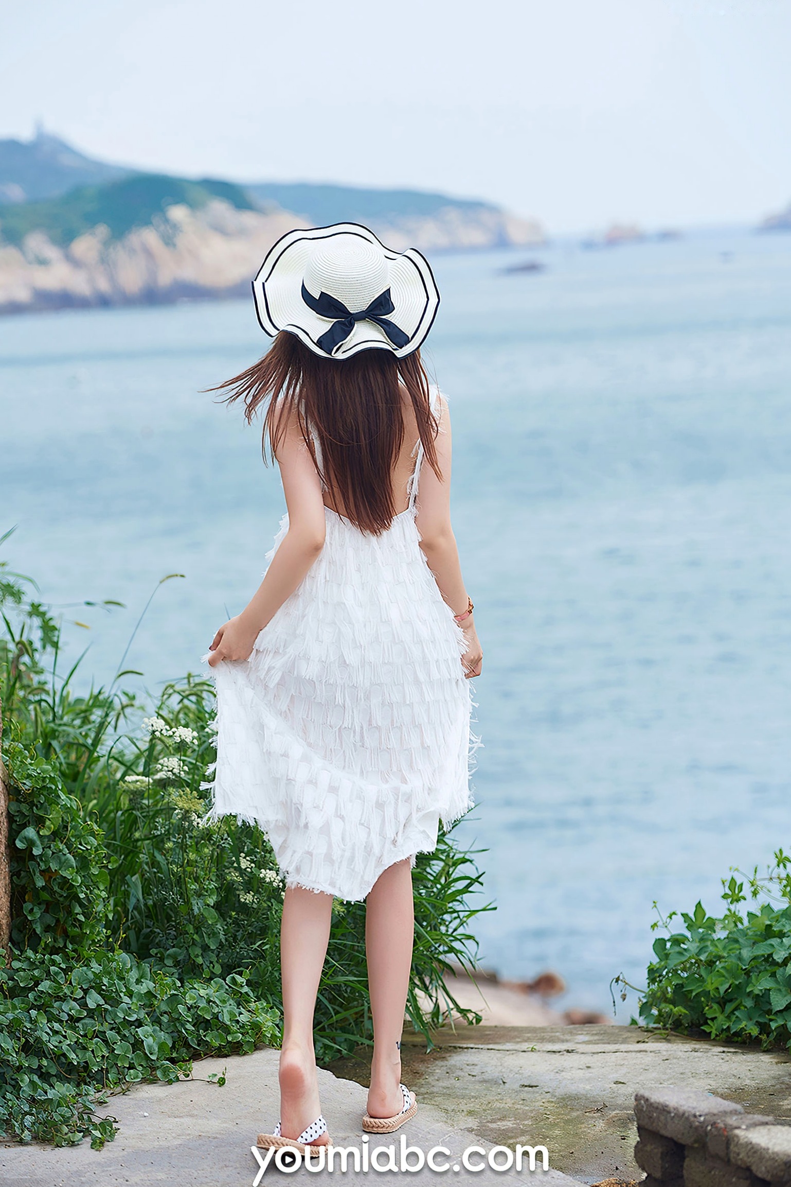 Gallery - YouMi尤蜜-陈宇曦《季夏流光》泳池比基尼与海滩清凉度假私房写真-无圣光大尺度尤蜜荟 - Chiness Model 性感清新户外沙滩泳池 陈宇曦女神私房照_秀色女神 - image 1