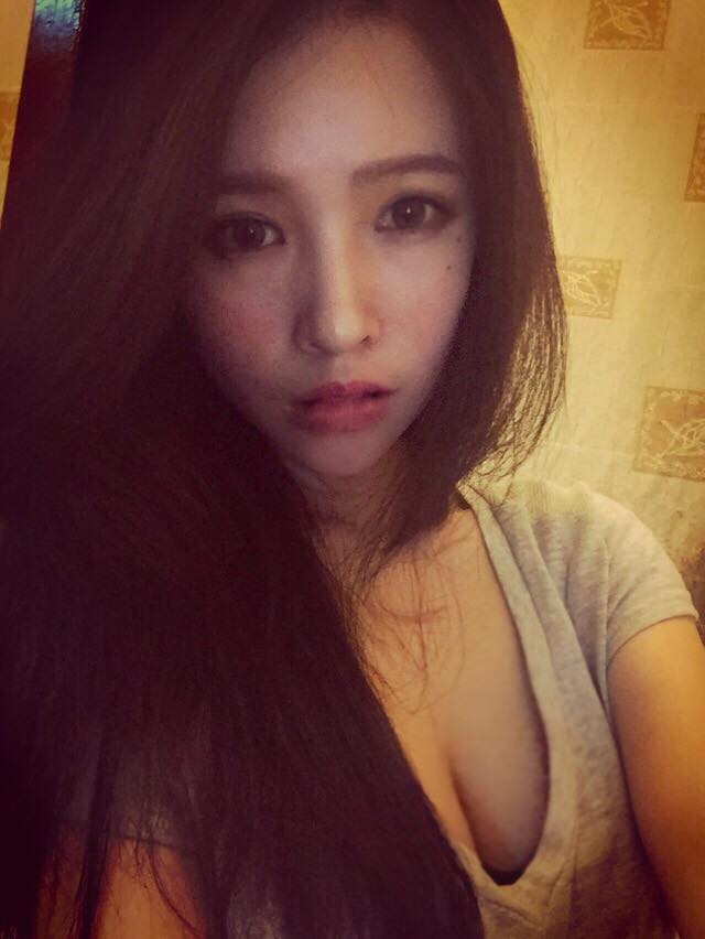 Vina Li 护理系正妹私房照诱惑写真图