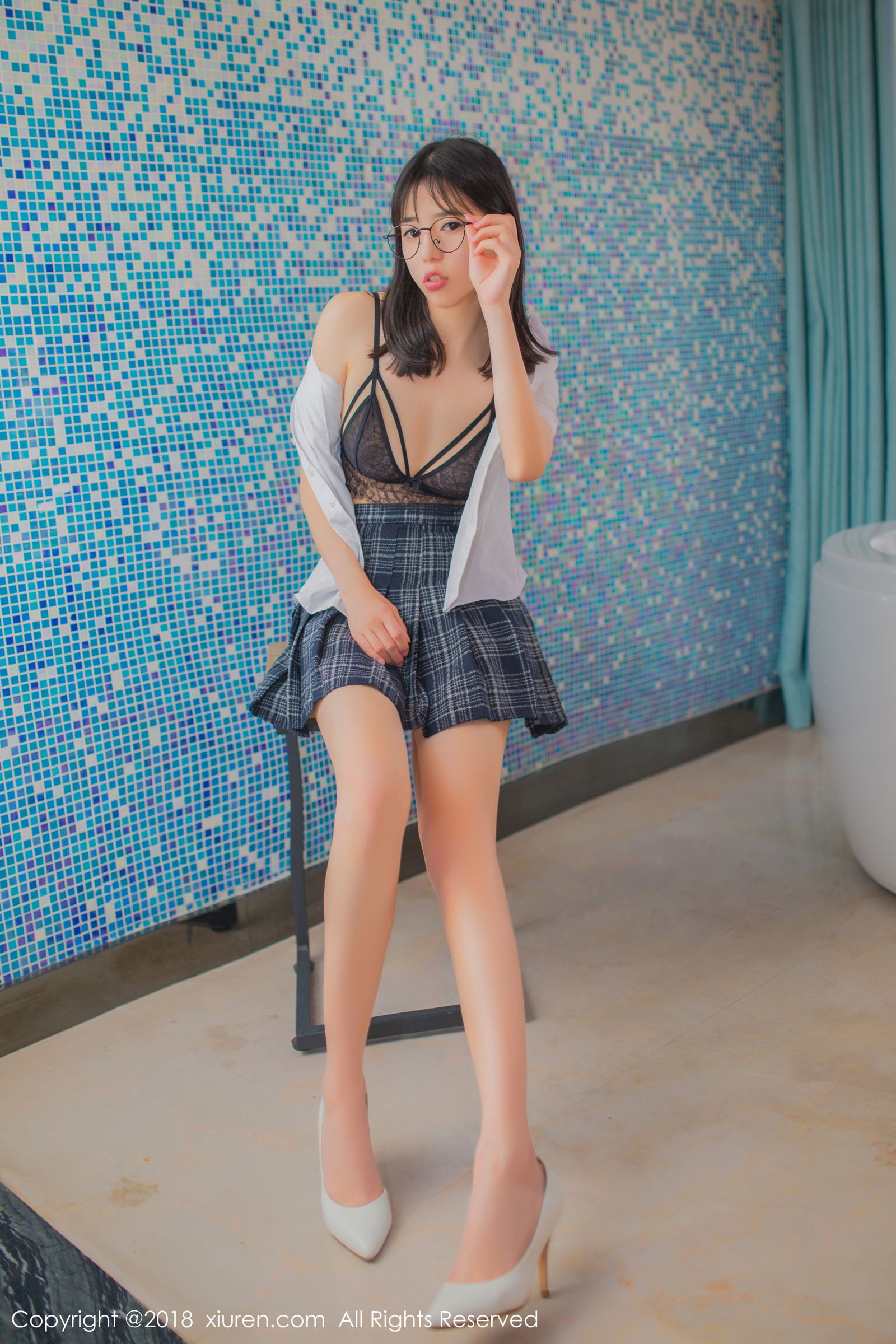 最佳女友艾栗栗 学生制服清新外拍