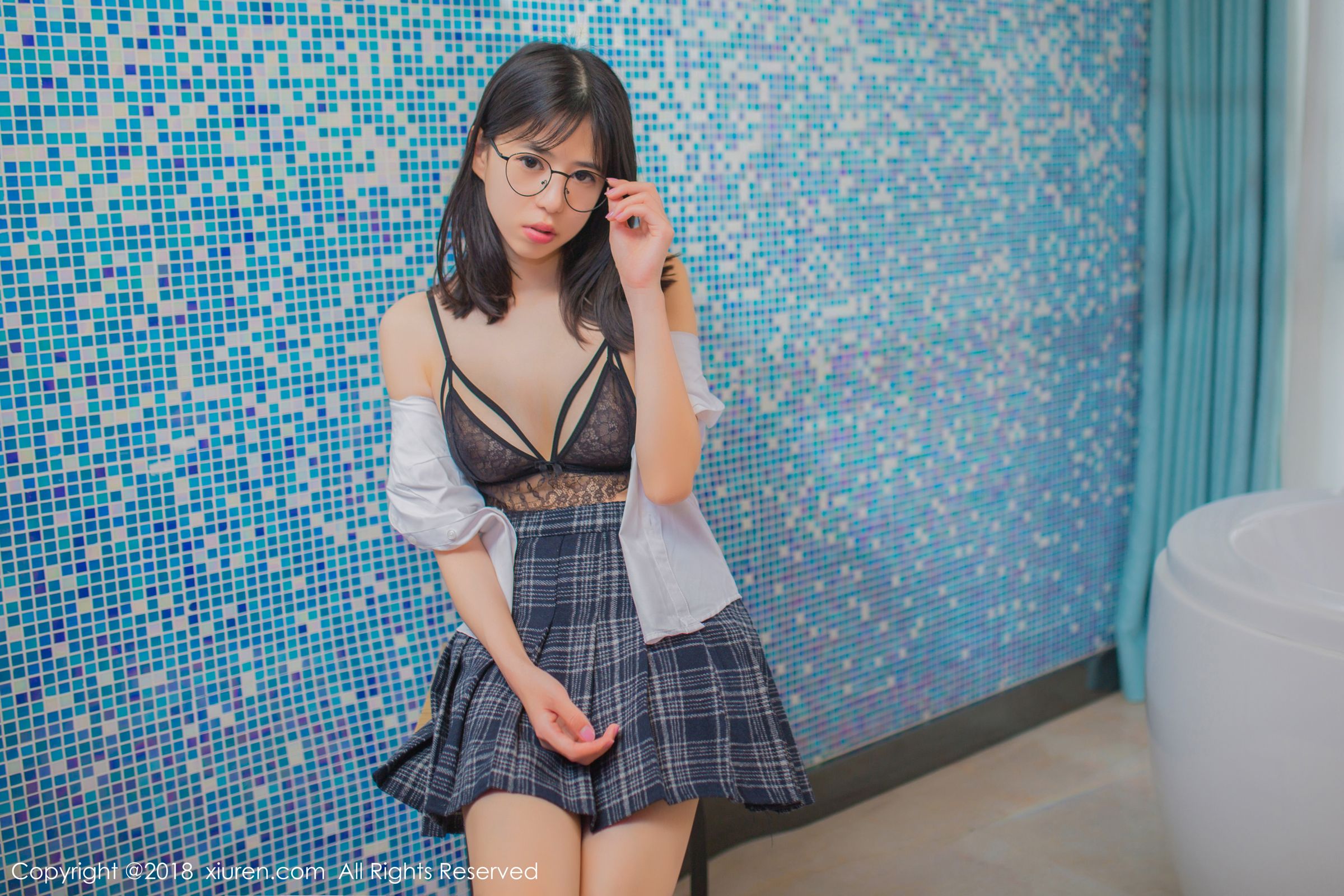 最佳女友艾栗栗 学生制服清新外拍