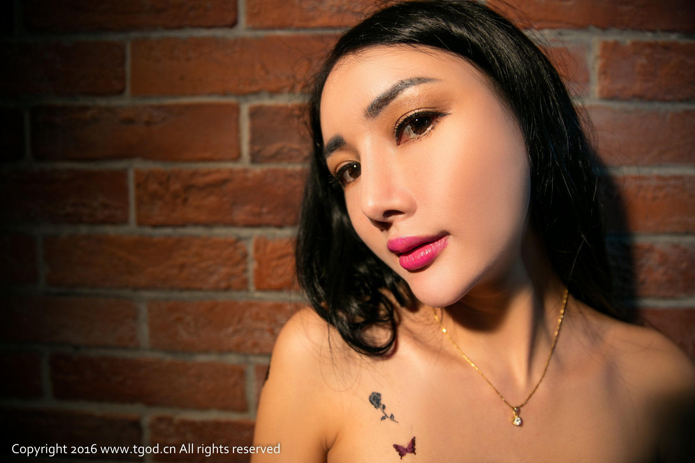 婕西儿jessie [TGOD推女神]高清写真图丝巾掩体藏不住