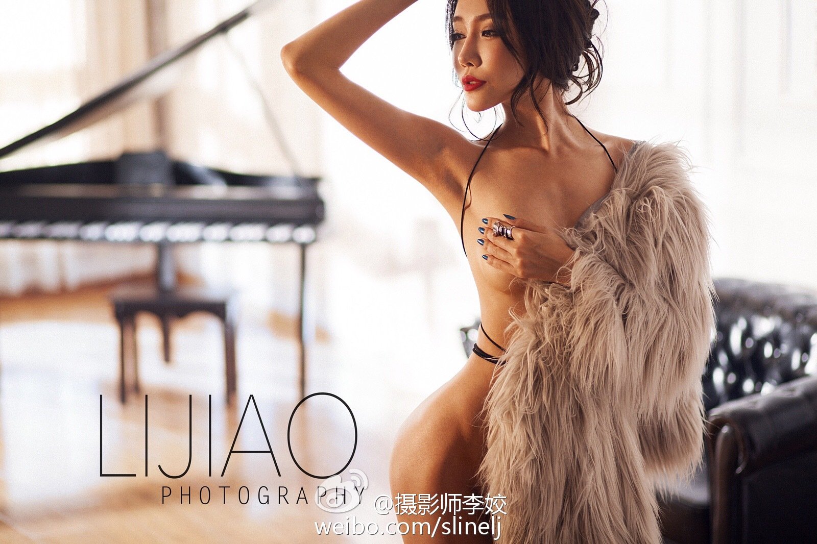 何亚萌SAVILA 家居妩媚绝美写真图