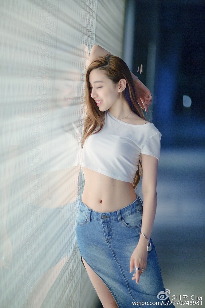 雪儿Cher(曲雪) 微博时尚自拍写真图