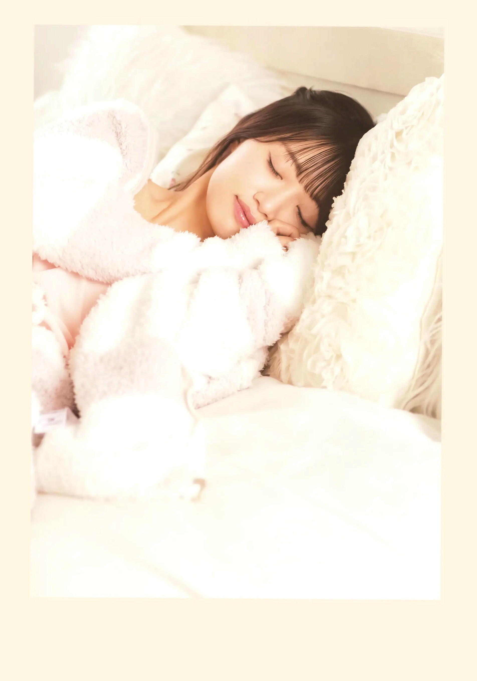 中井りか《好きでした》日本清纯偶像甜美私房与哥特造型写真集 [84P]