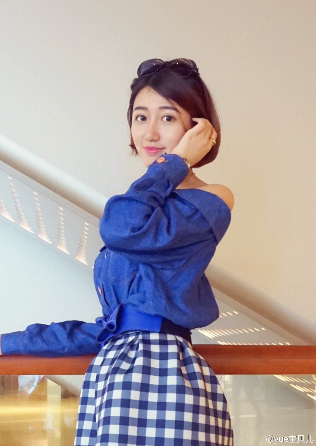 yue宝贝儿(王玥) 清新短发养眼写真图